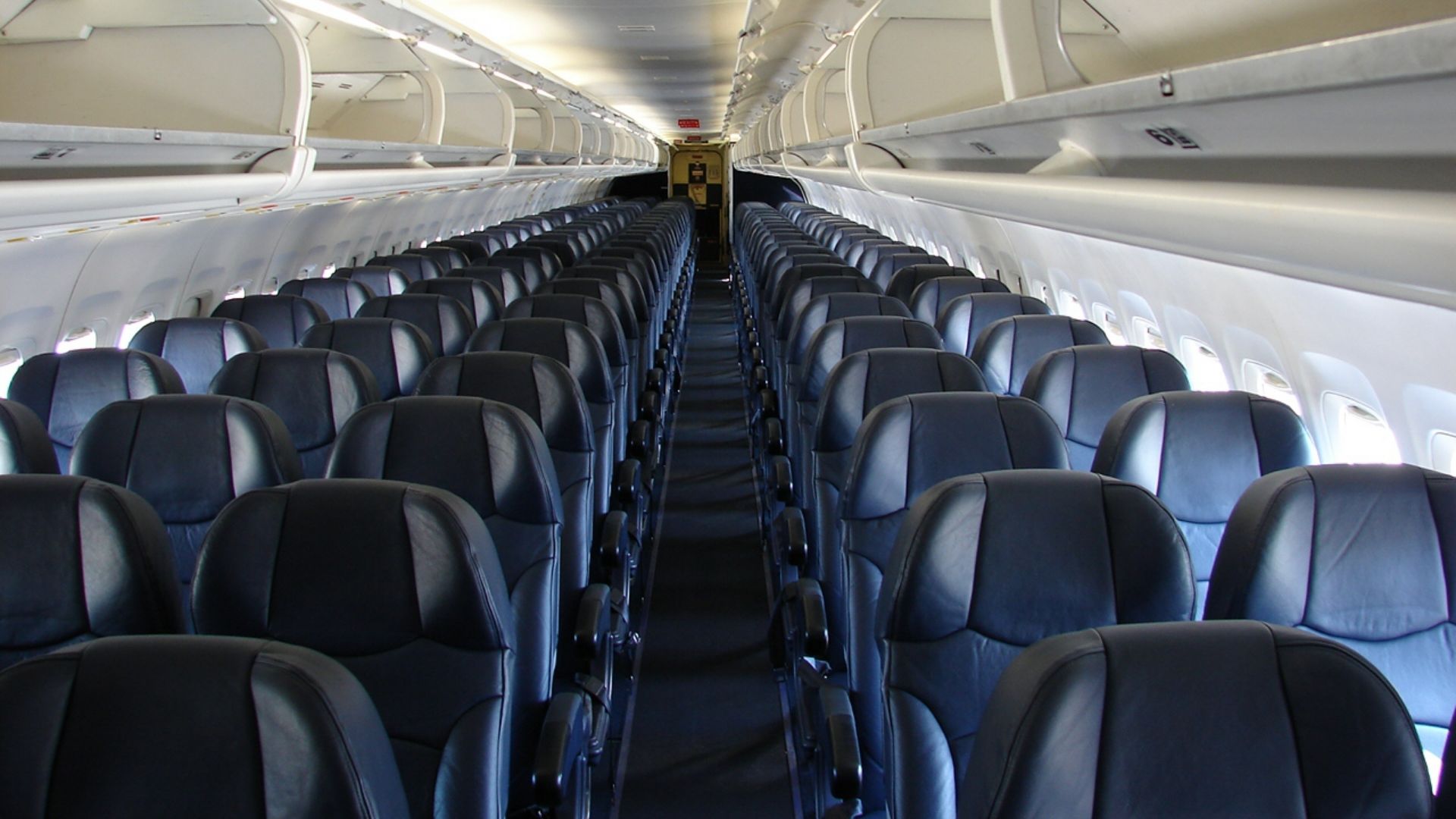 File:Allegiant Air MD-82 Interior. (4977366618).jpg
