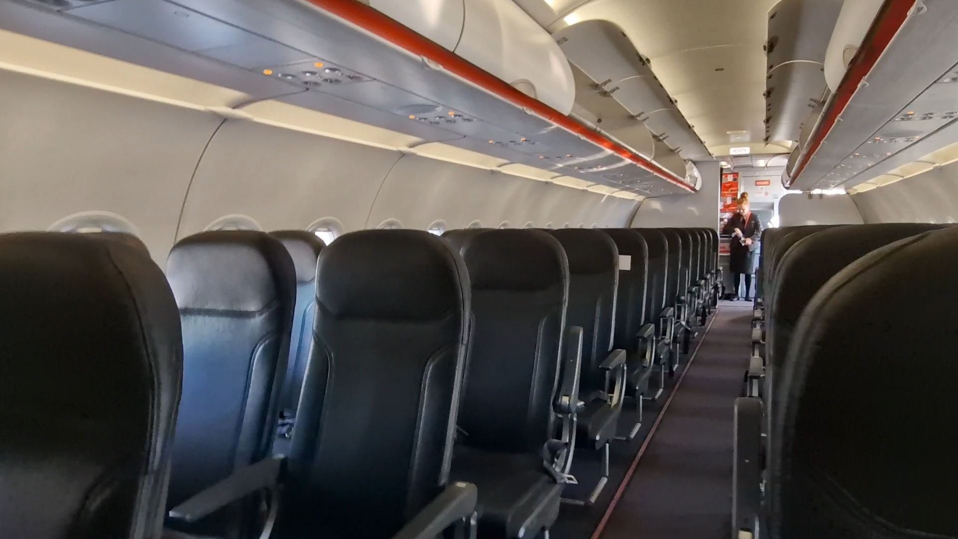 File:EasyJet, Airbus A320neo, G-UZHP.jpg