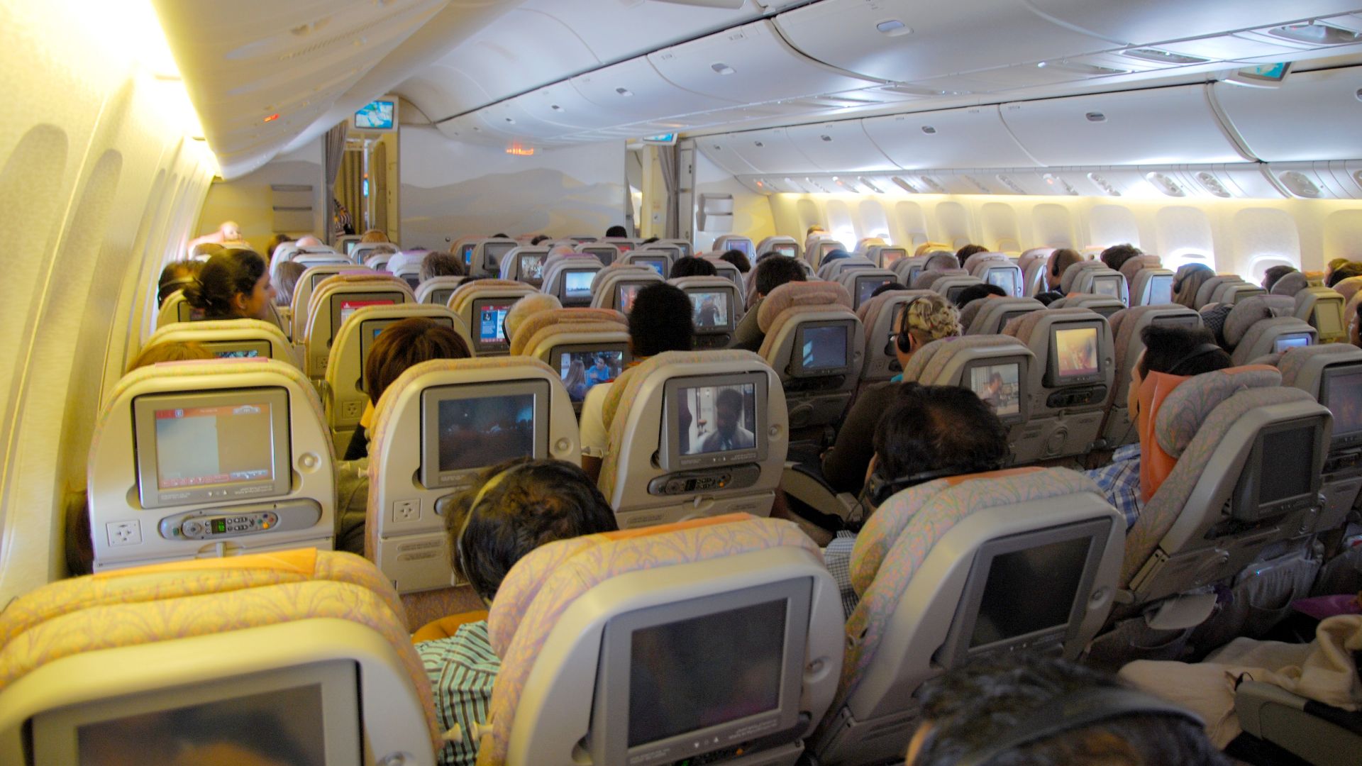 File:Emirates 777 Economy seats.jpg