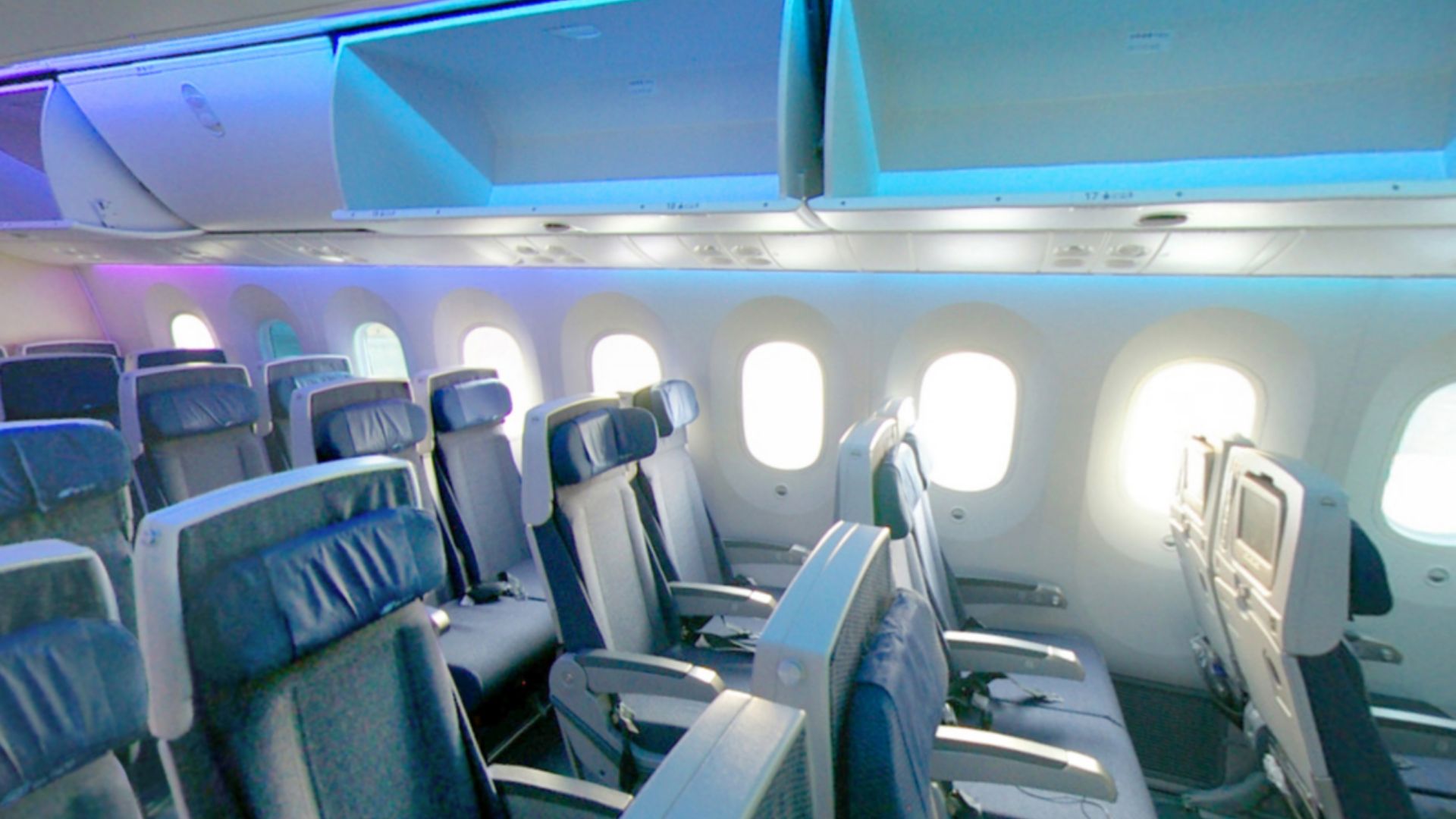 File:ANA Boeing 787-8 Dreamliner cabin LED windows.jpg