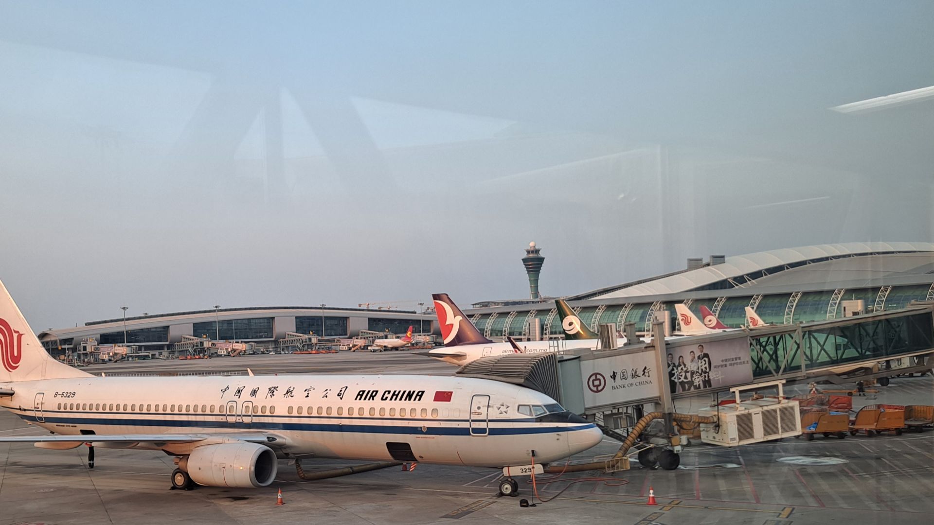 File:Aircraft at Guangzhou Baiyun International Airport 1.jpg
