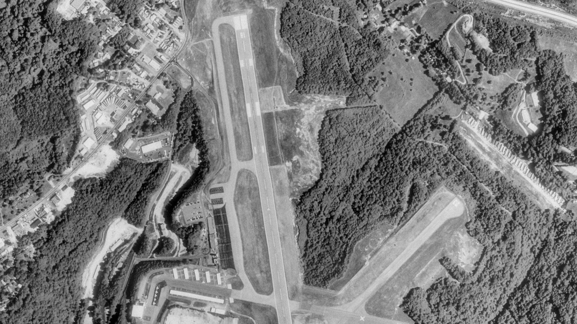 File:Morgantown Municipal Airport - USGS 18 June 1988.jpg