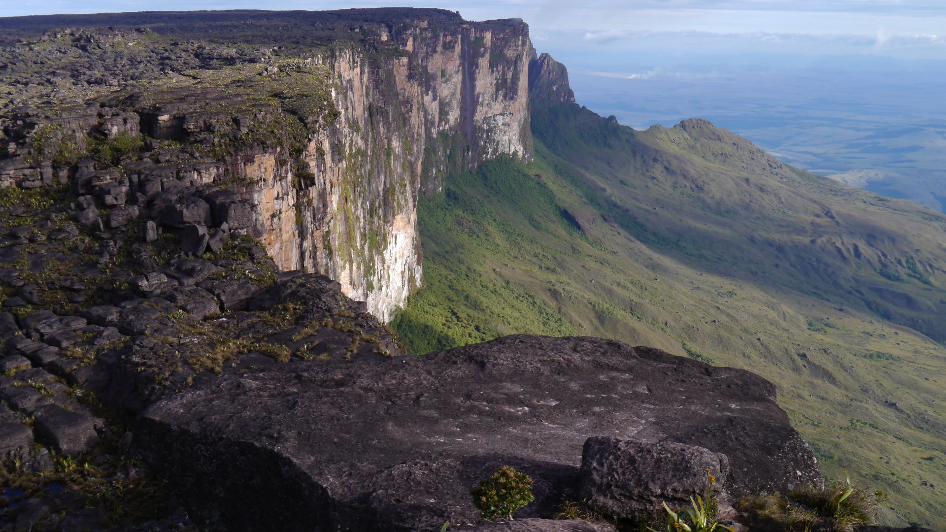 File:Mount Roraima, Venezuela (12372404495).jpg
