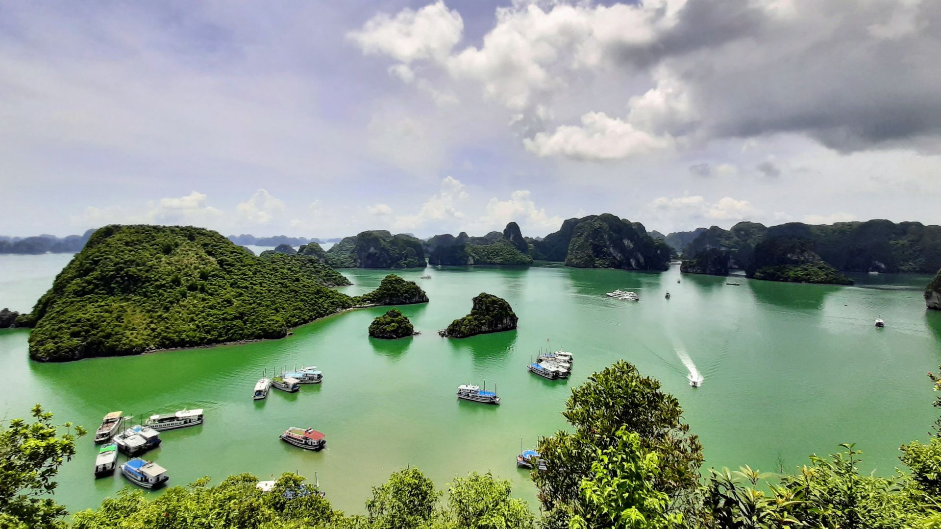 File:Ha Long Bay from Titov Island.jpg