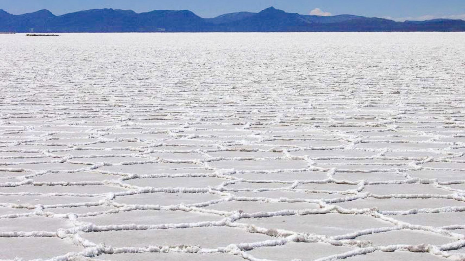 File:Salar Uyuni au01.jpg