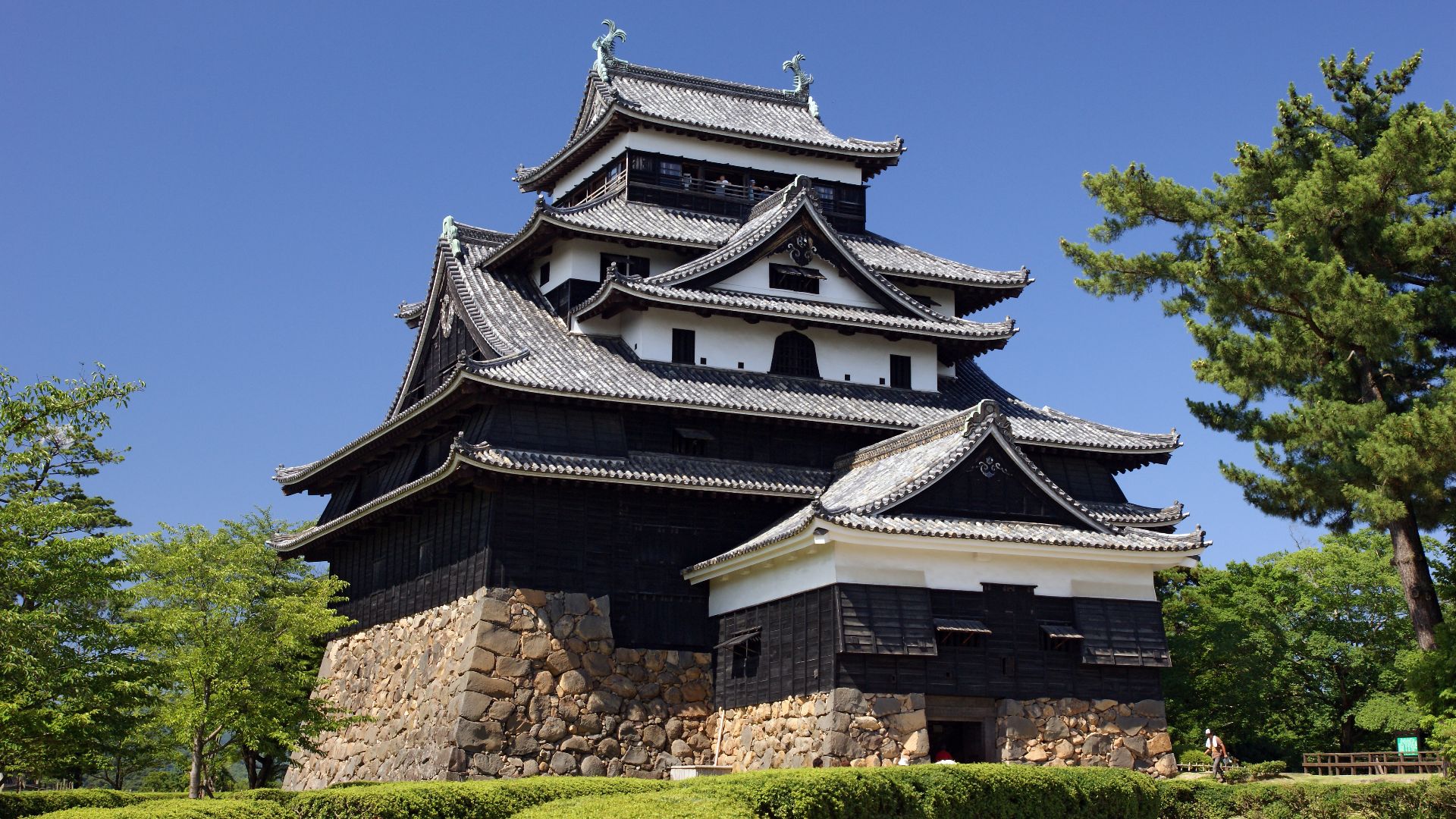 File:Matsue castle01bs4592.jpg