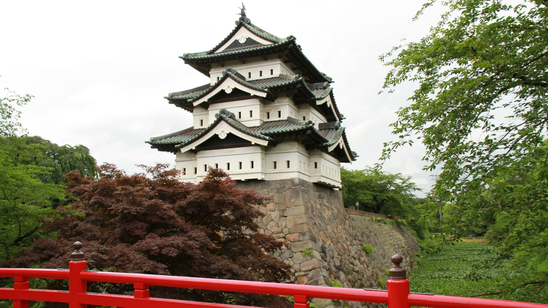 File:HirosakiCastle.JPG