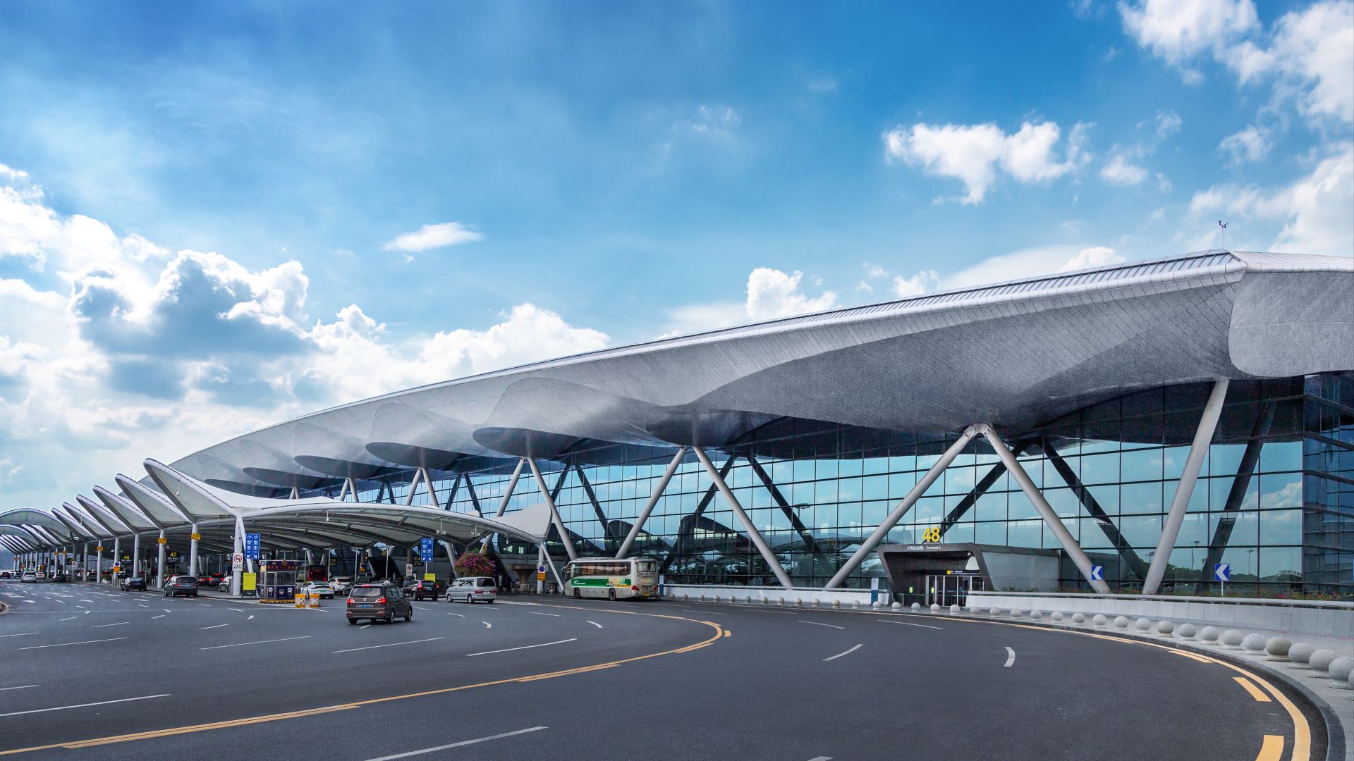 File:Guangzhou Baiyun International Airport Terminal 2.jpg