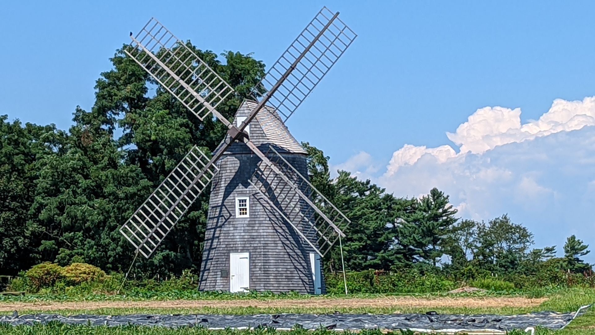 File:Shelter Island Windmill 20220820 170347641.jpg