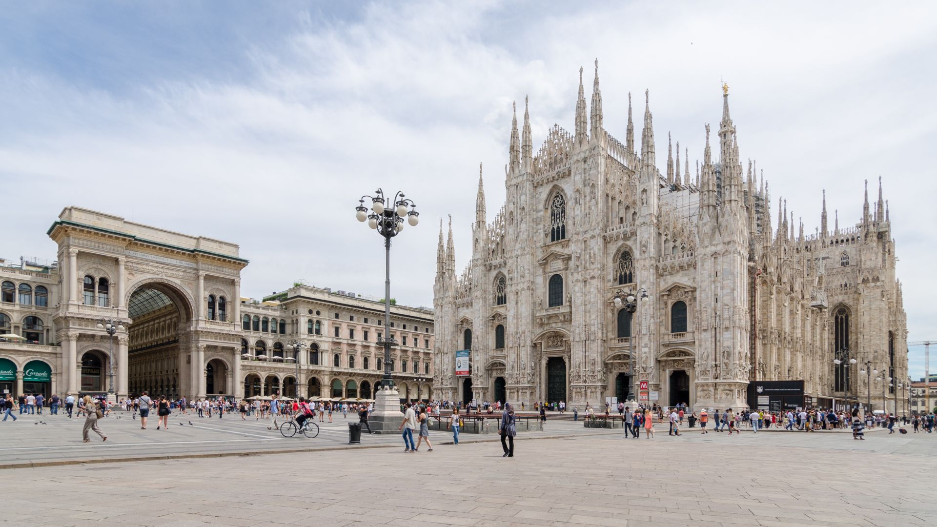 File:Milano, Duomo with Milan Cathedral and Galleria Vittorio Emanuele II, 2016.jpg