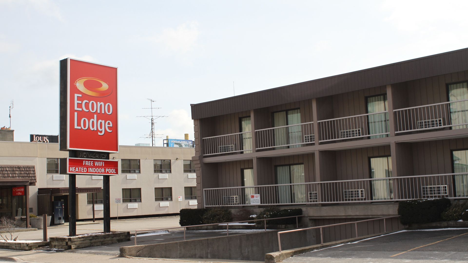 File:Econo Lodge (6827726492).jpg