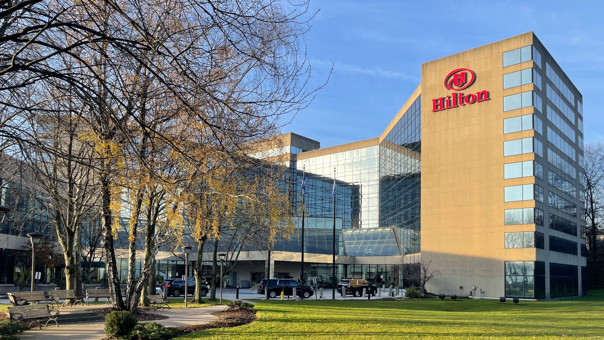 File:Hilton Stamford Hotel & Executive Meeting Center.jpg