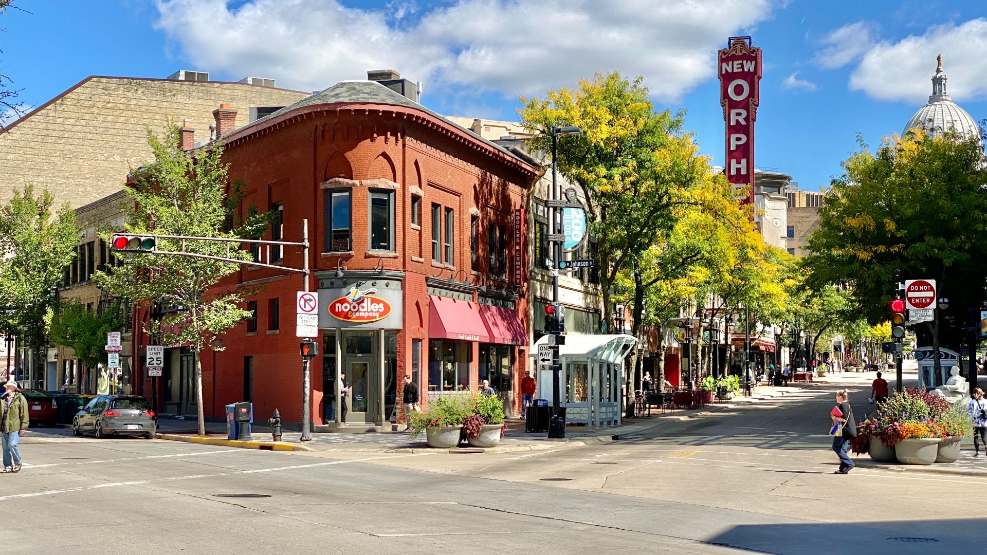 File:Conklin Block, State Street and Henry Street, Madison, WI (52734132594).jpg