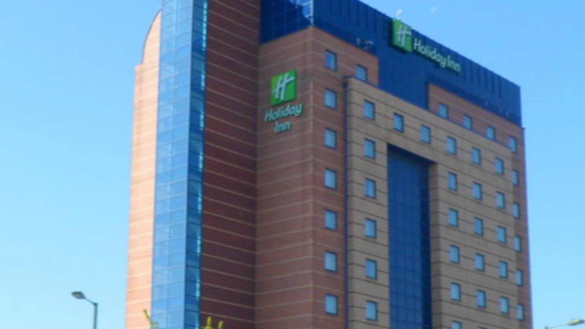 File:Holiday Inn, Brent Cross, London - geograph.org.uk - 3070750.jpg