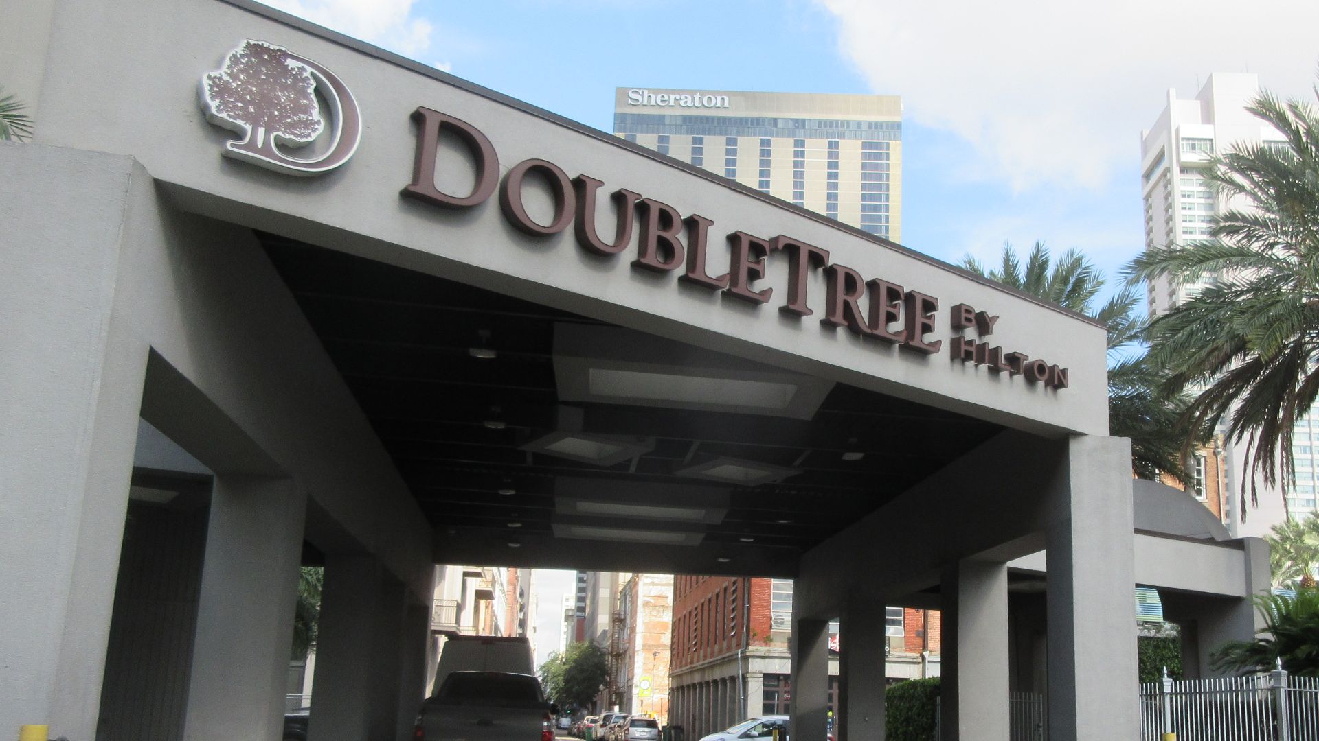 File:DoubleTree Hotel New Orleans August 2021 - 03.jpg