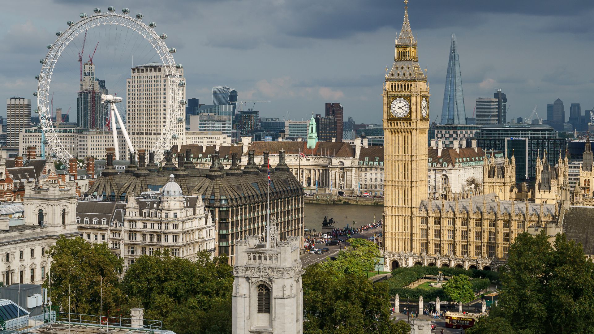 File:Palace of Westminster from the dome on Methodist Central Hall - 8x6 crop.jpg