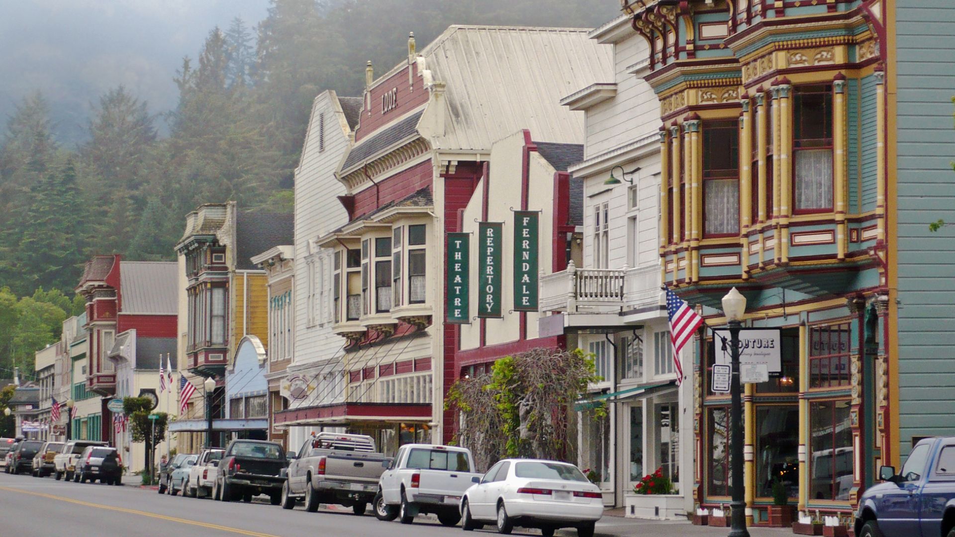 File:Main Street Ferndale 2015.jpg