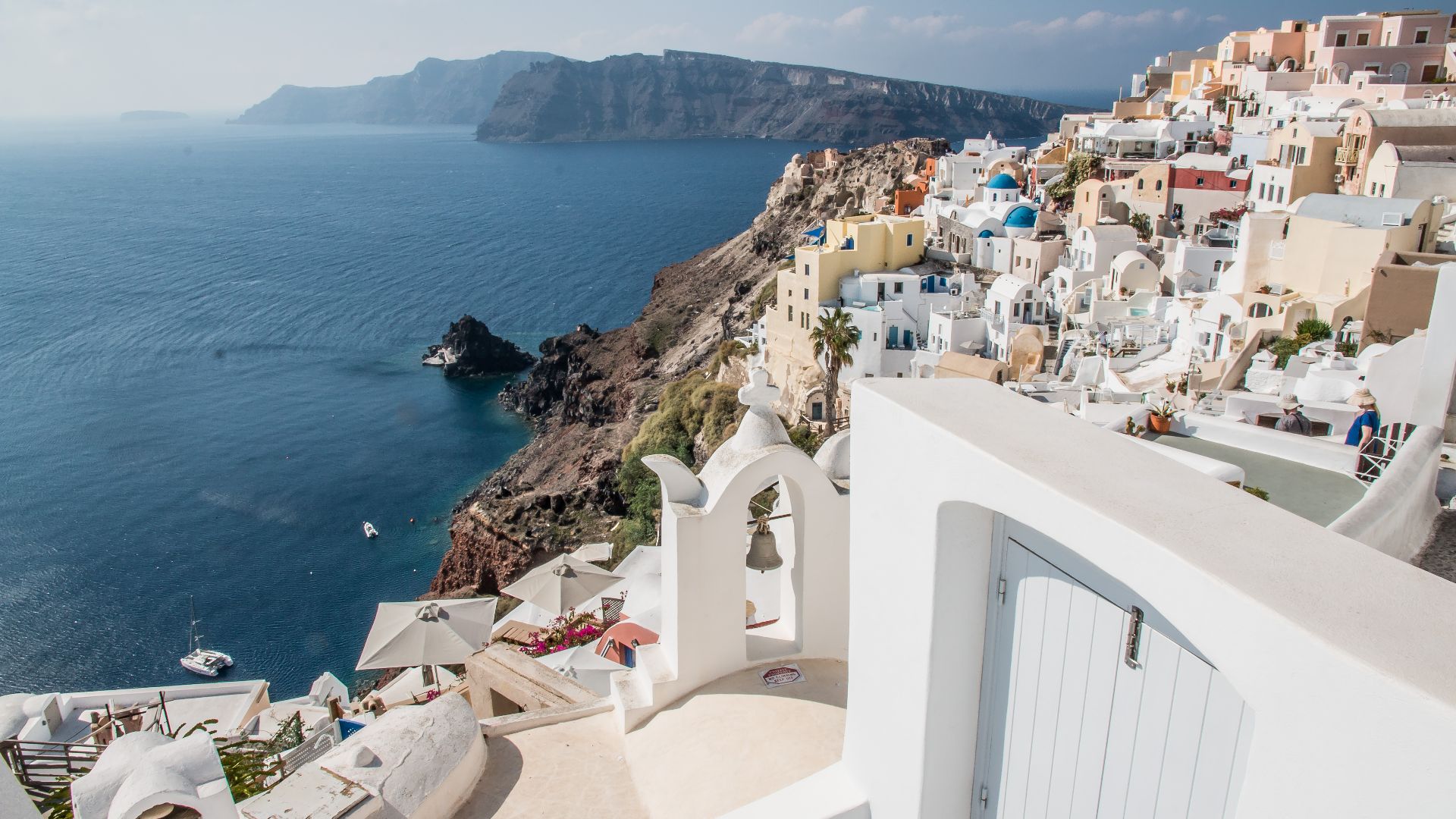 File:Oia Santorini Greece-11 (31665286438).jpg