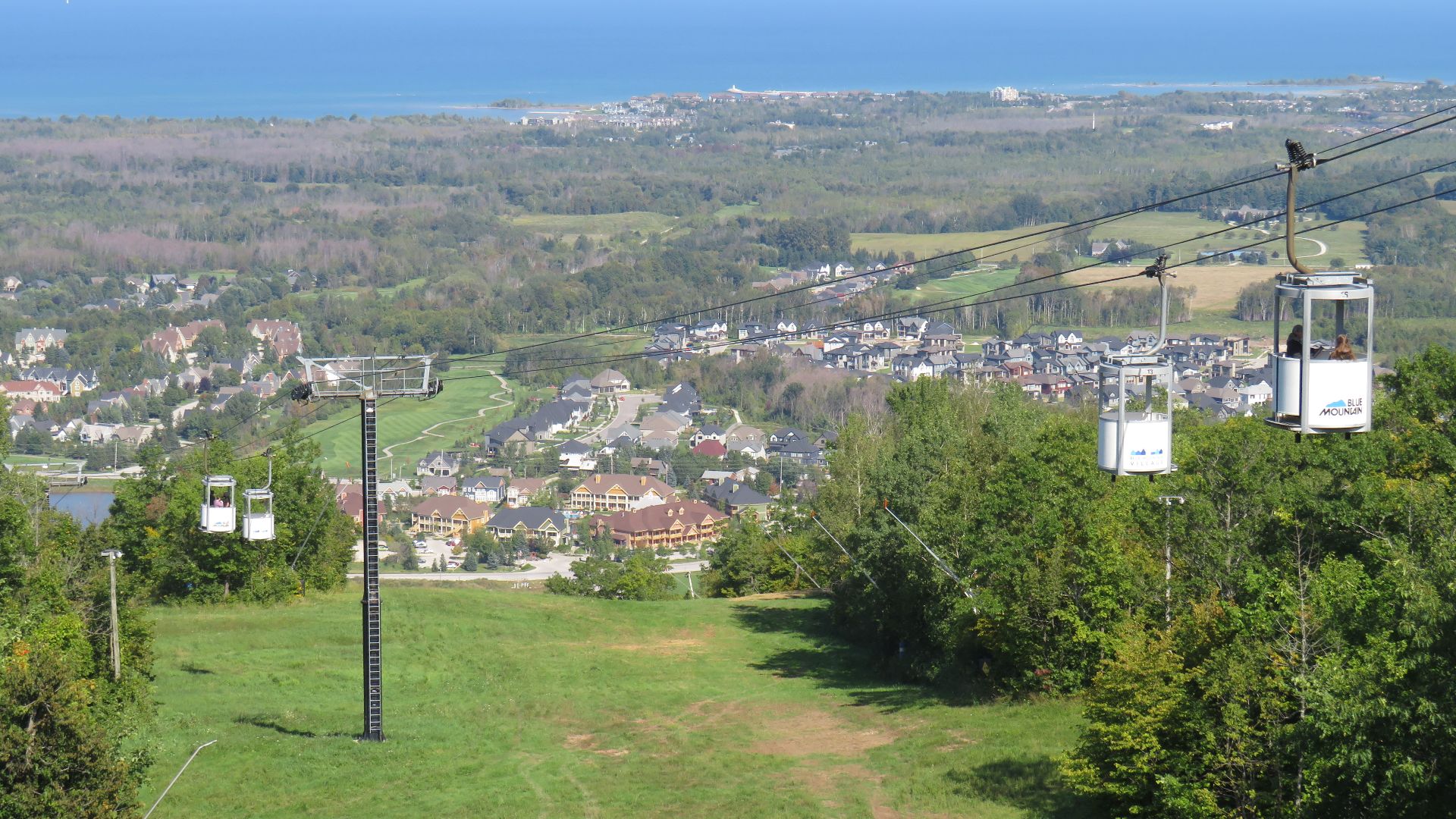 File:Blue Mountains ON gondola.jpg