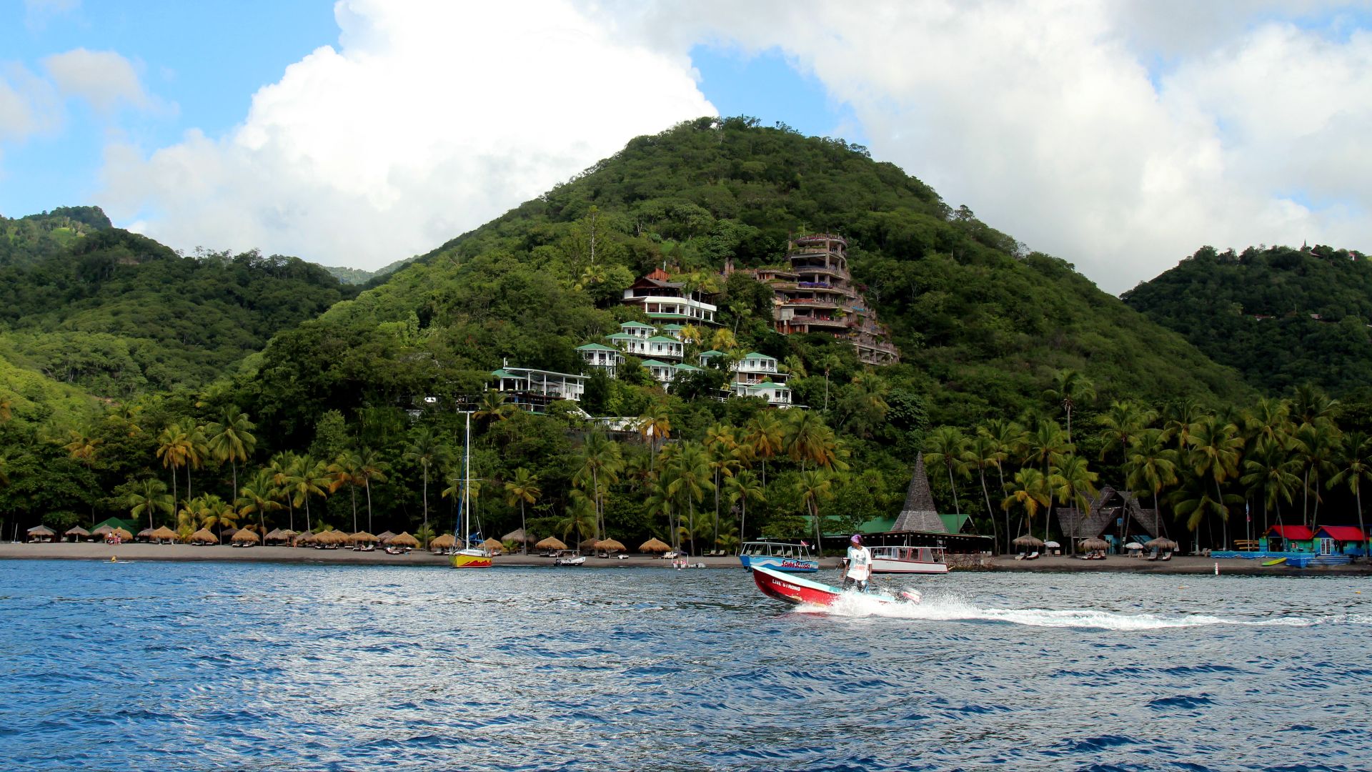 File:Jade Mountain Resort (24143692642).jpg