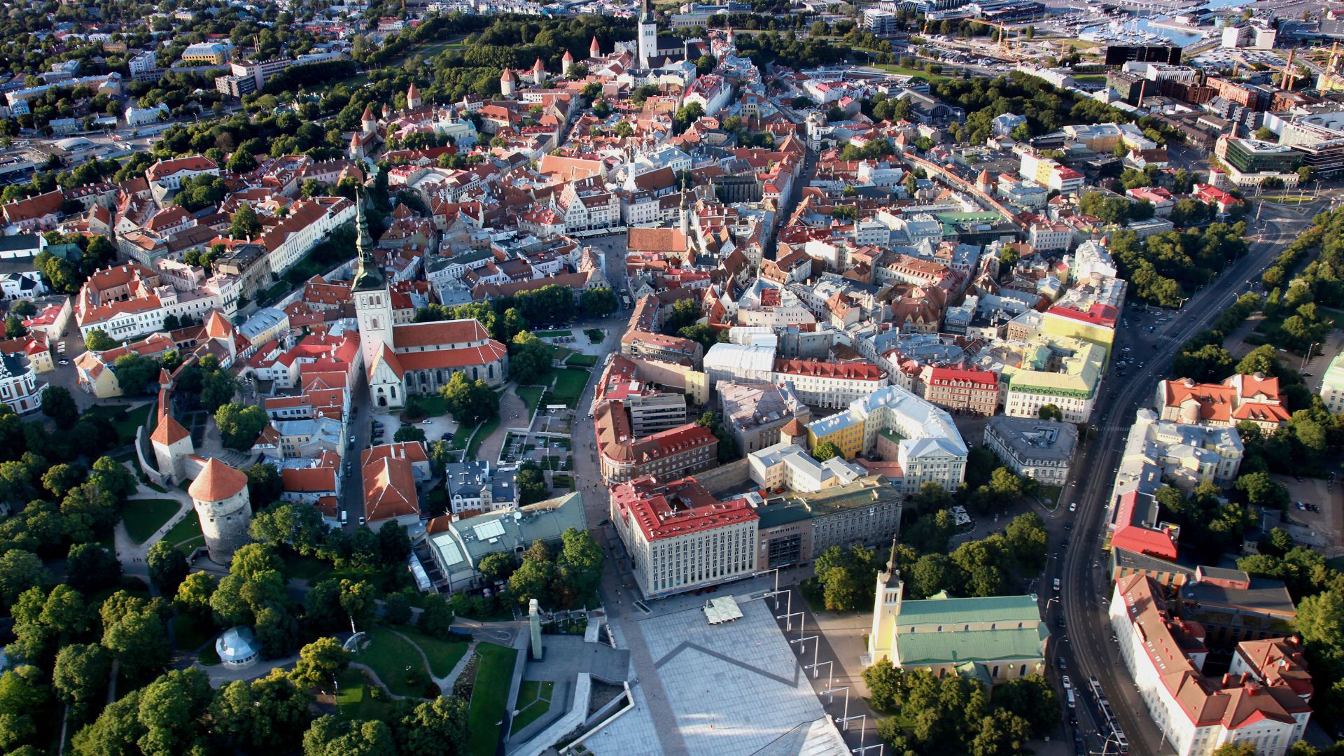 File:Tallinna vanalinn 2015.jpg