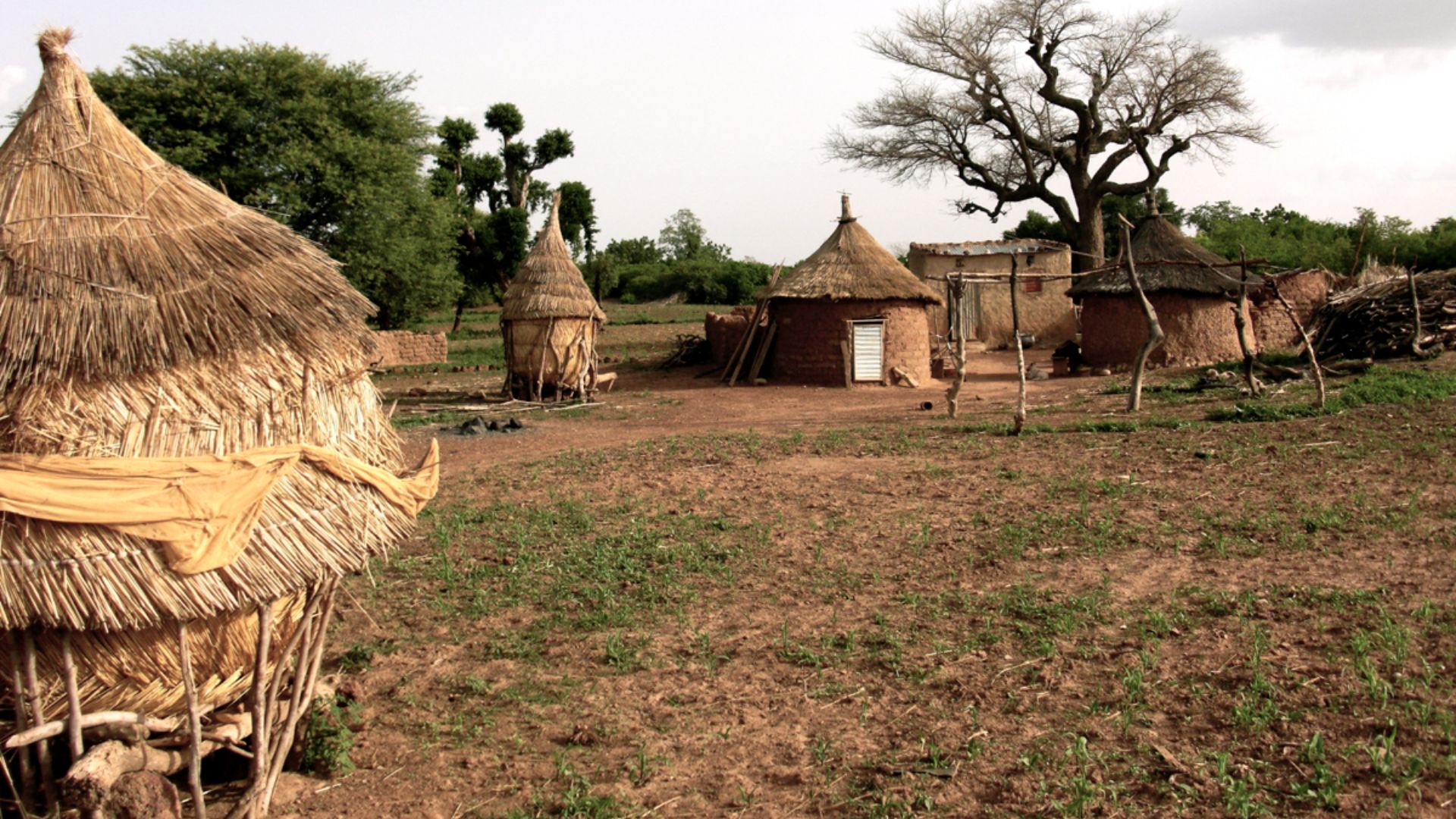File:BurkinaFaso Village.jpg