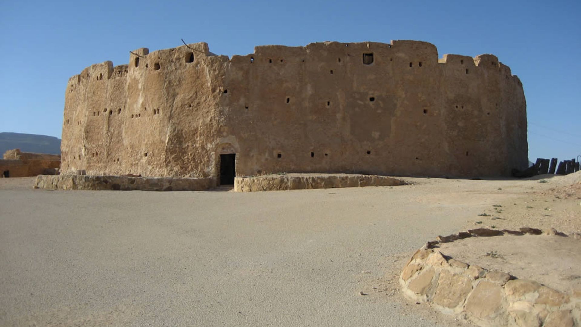 File:Gasr Al-Hajj.jpg