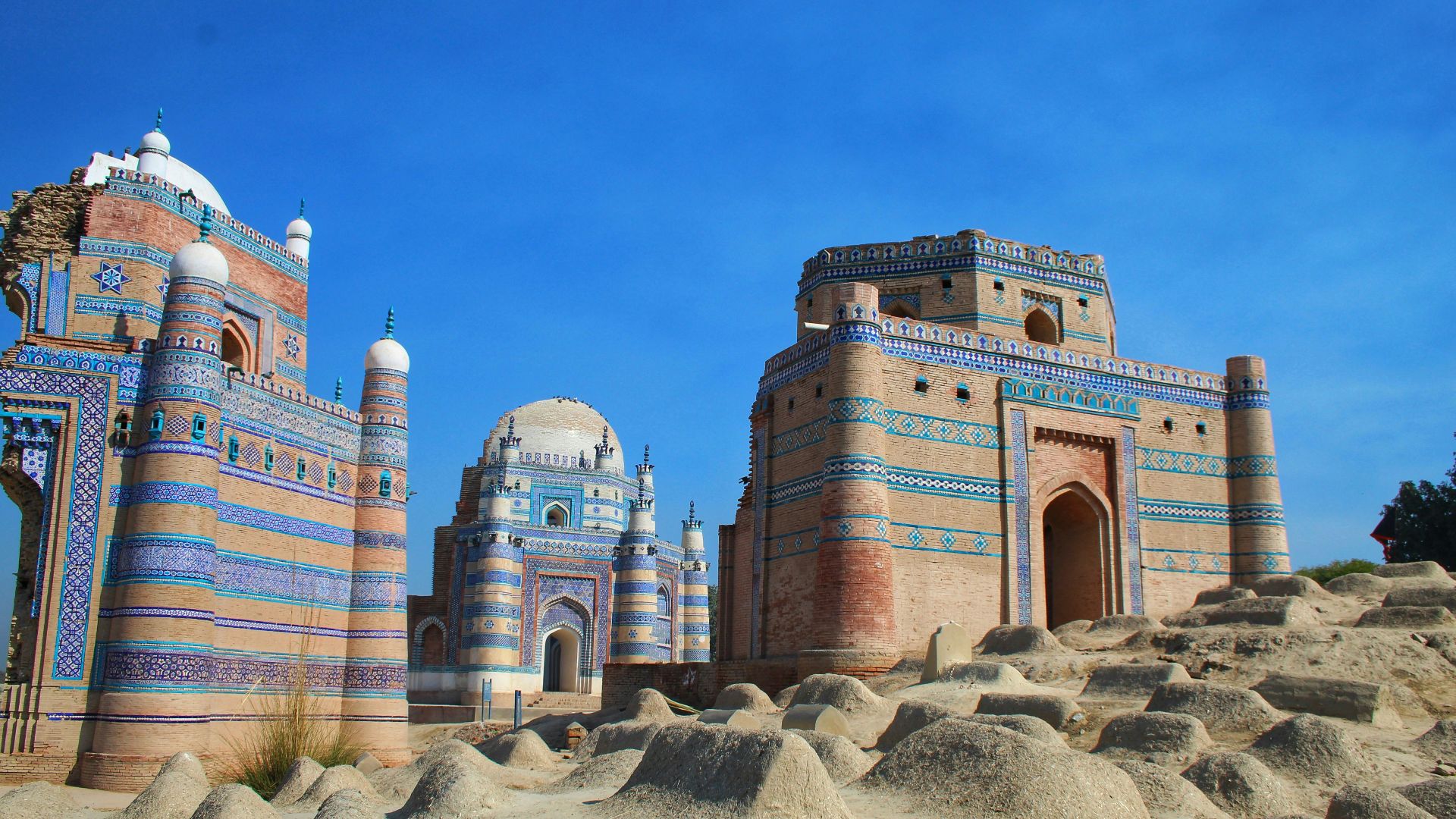 brown concrete building during daytime