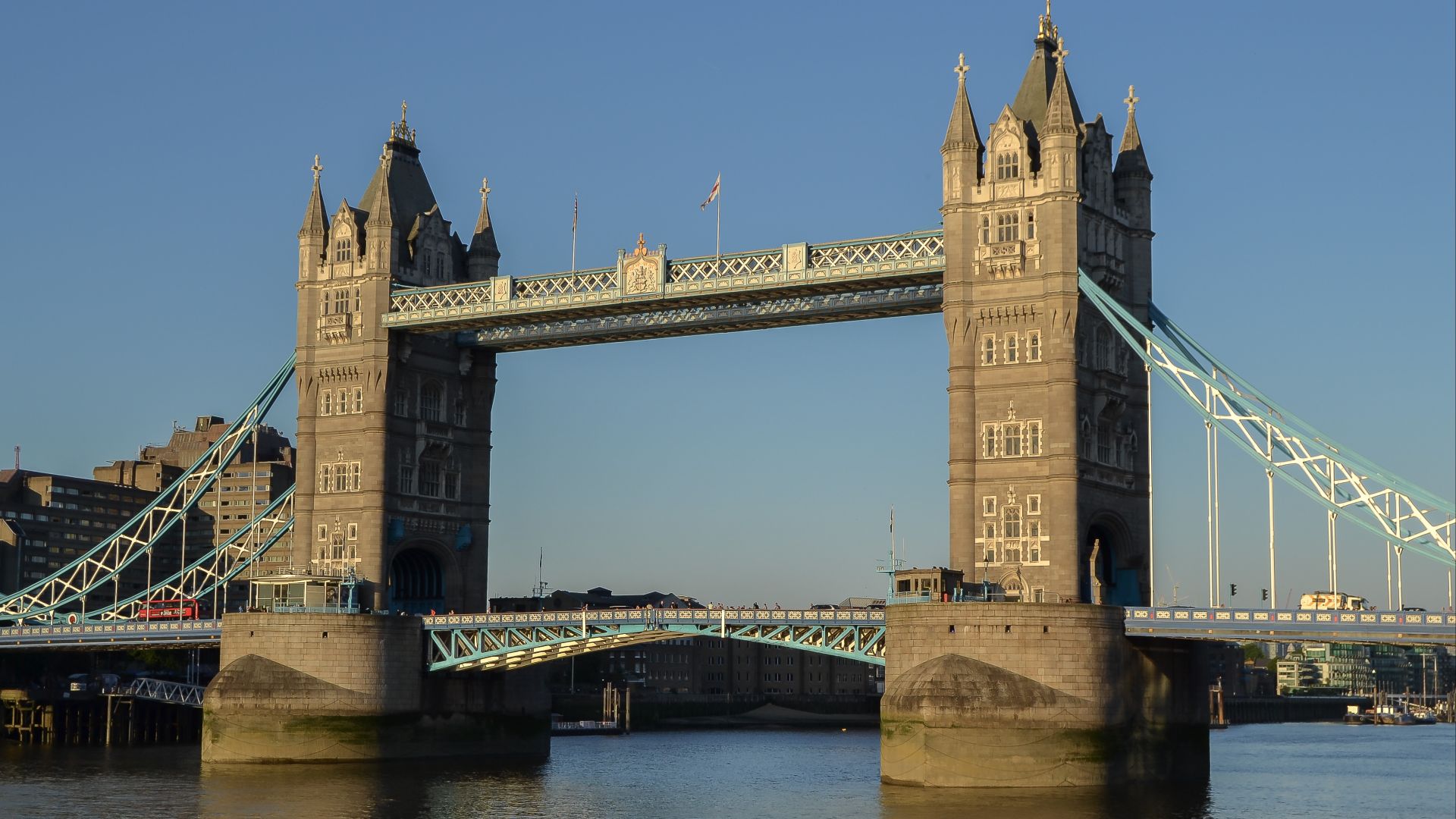 File:Tower Bridge, London a.jpg