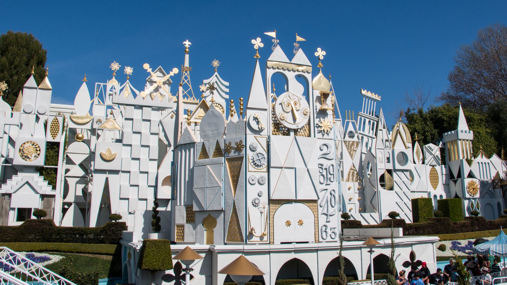 File:It's a small world (28317874165).jpg
