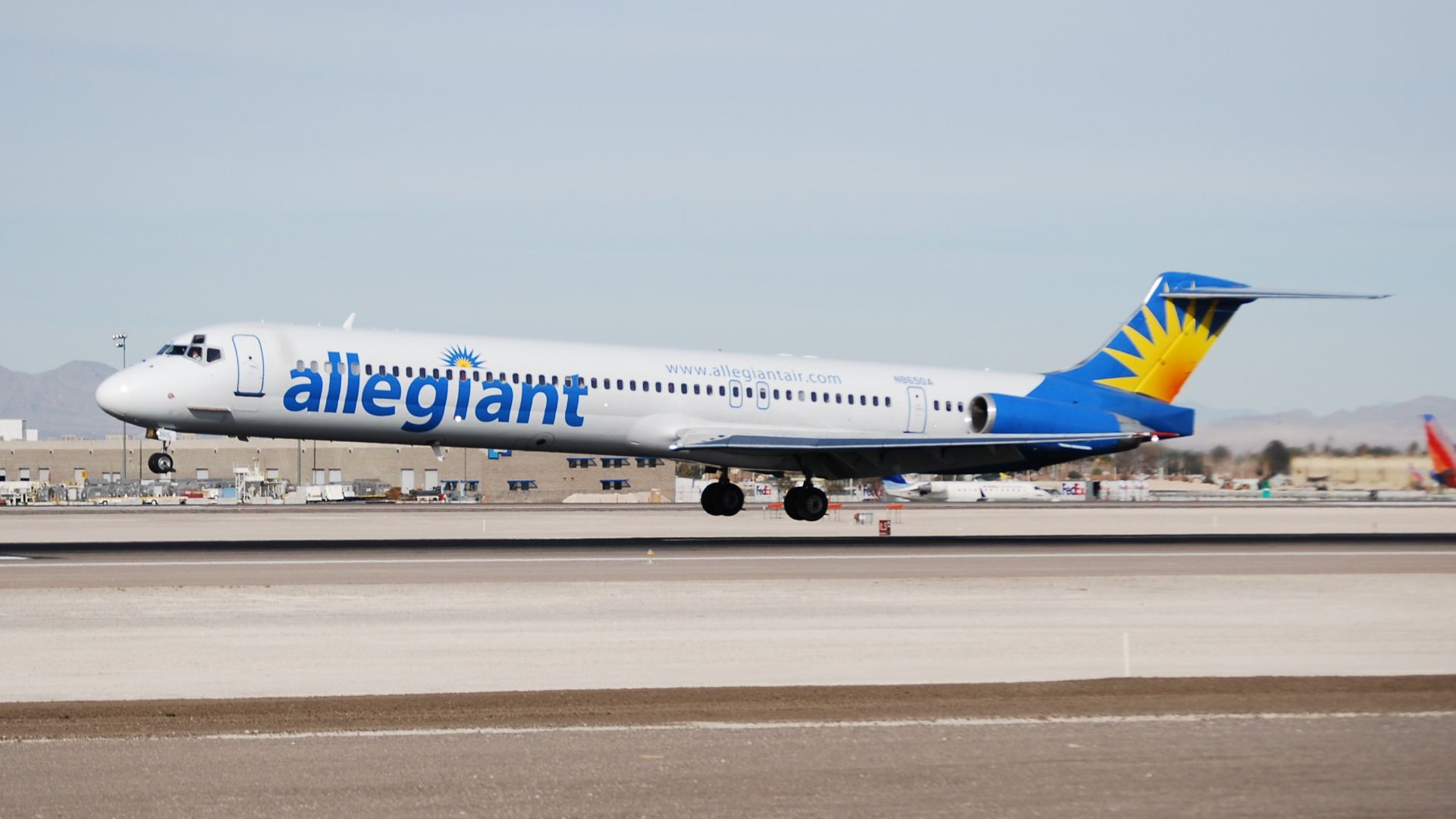 File:ALLEGIANT AIR (2257342062).jpg