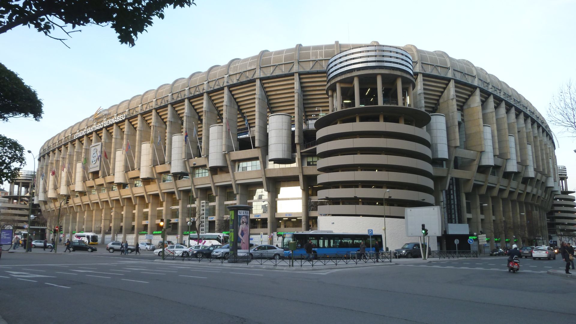 File:Estadio Santiago Bernabéu 12.jpg