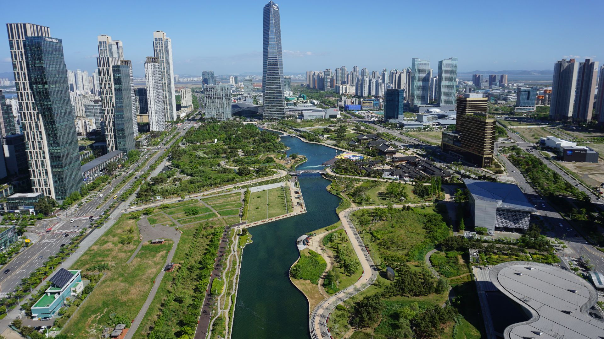 File:Songdo Central Park and Posco Tower Songdo.jpg