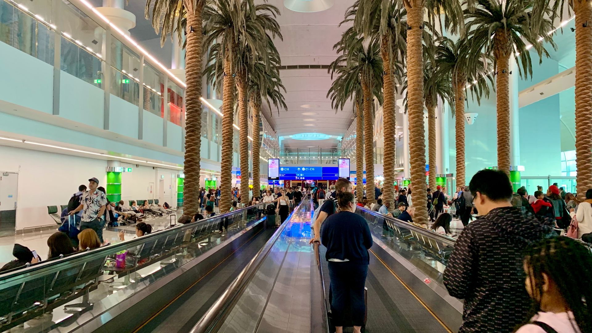 File:Dubai International Airport interior of Terminal 3, 2019, 04.jpg