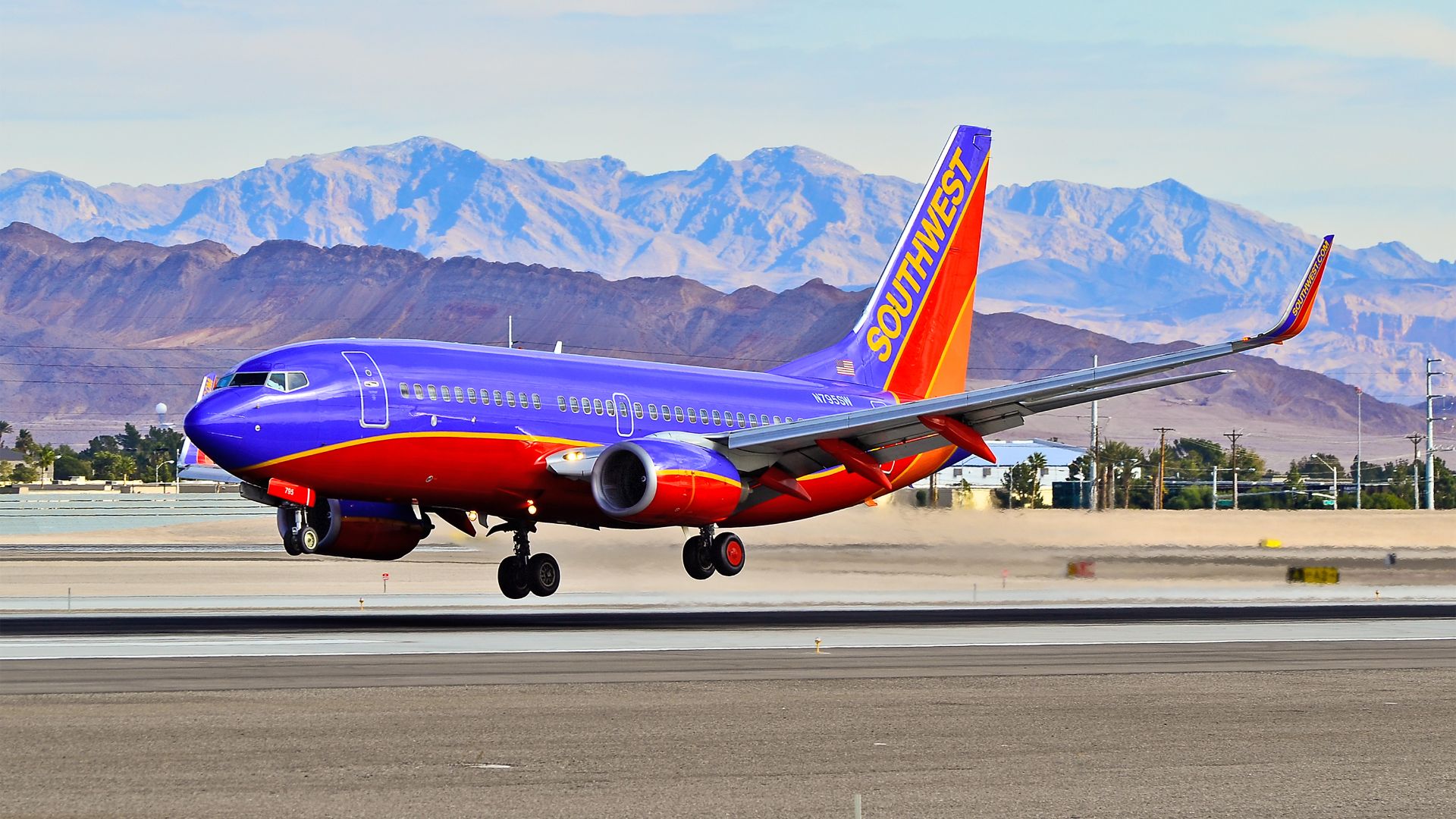 File:N795SW Southwest Airlines 2000 Boeing 737-7H4 C-N 30602 (6518364927).jpg