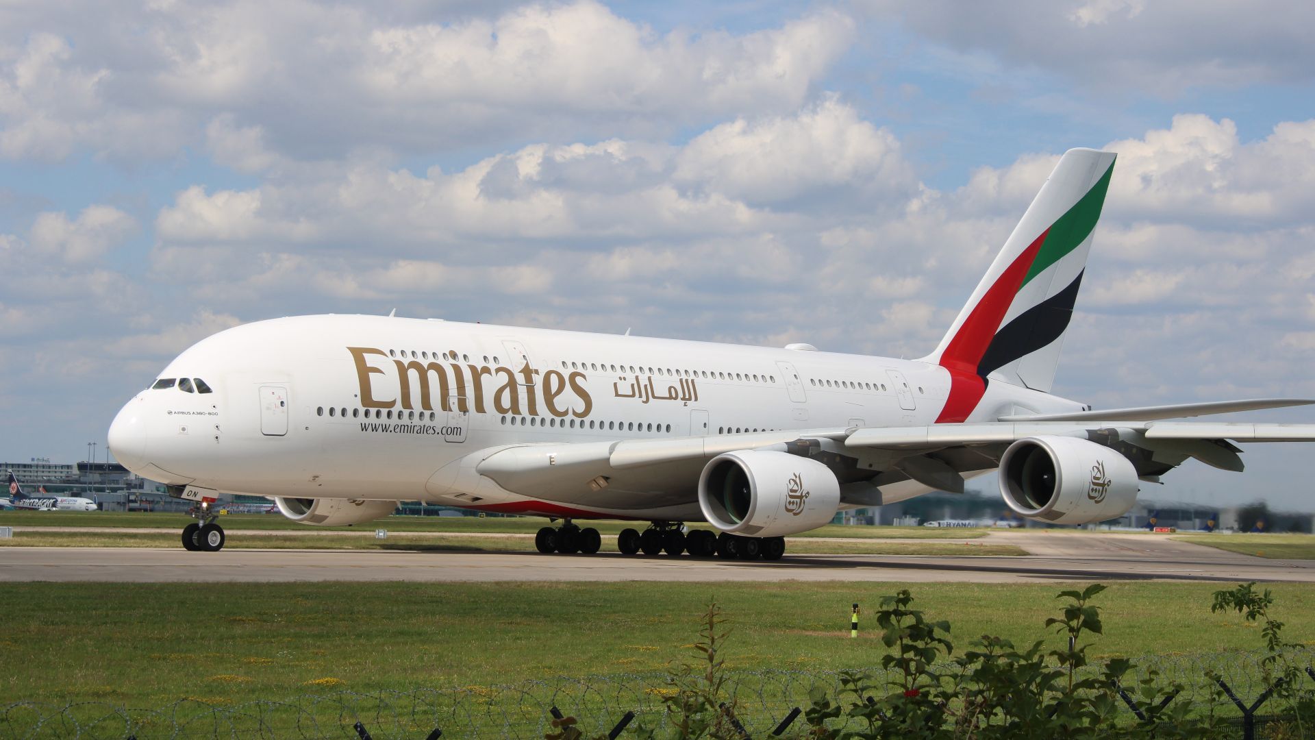 File:A6-EOP Airbus A380-861 Emirates Airline, Manchester - 53897758548.jpg