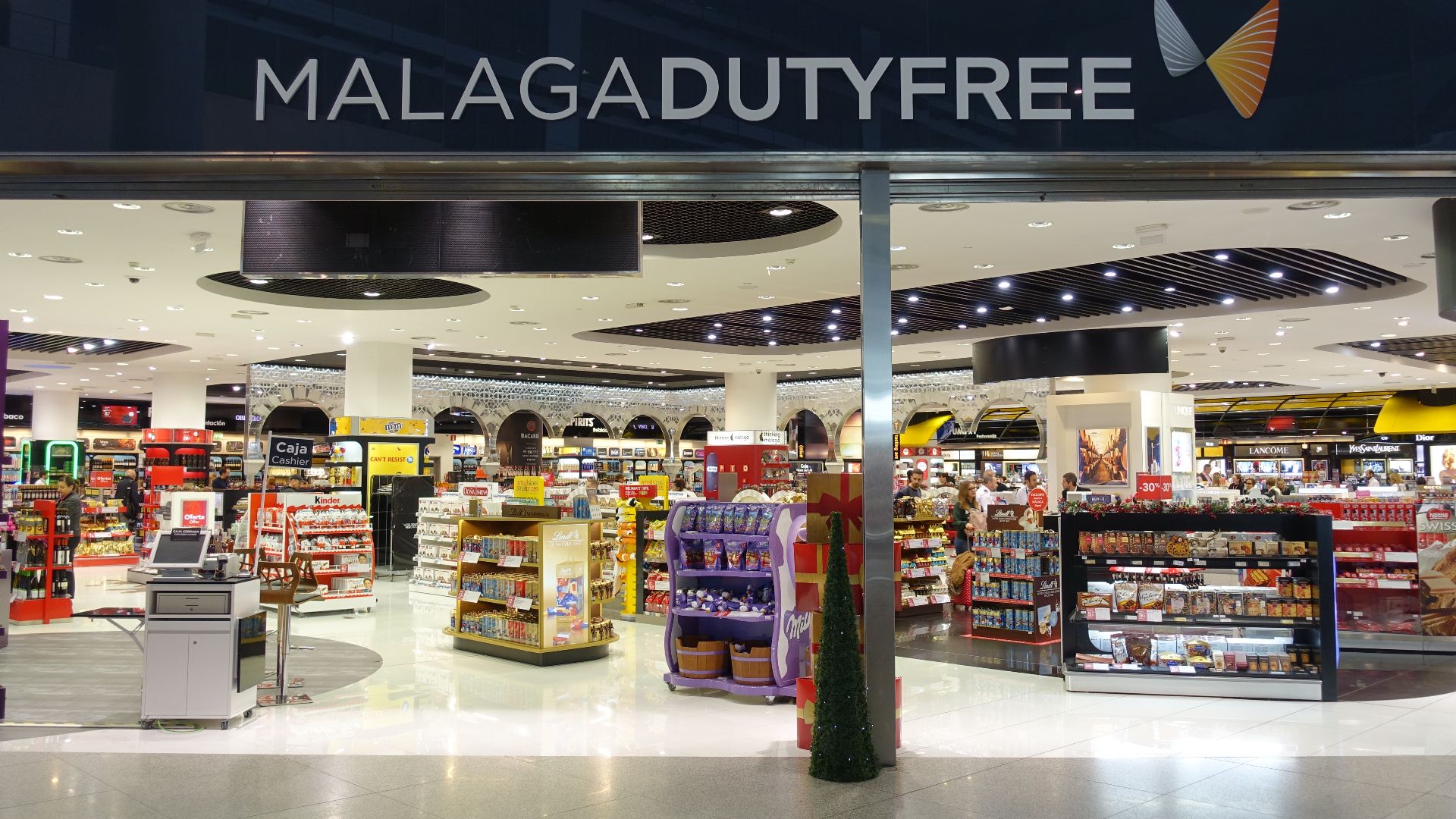 File:Tax free shop at Málaga Airport.jpg