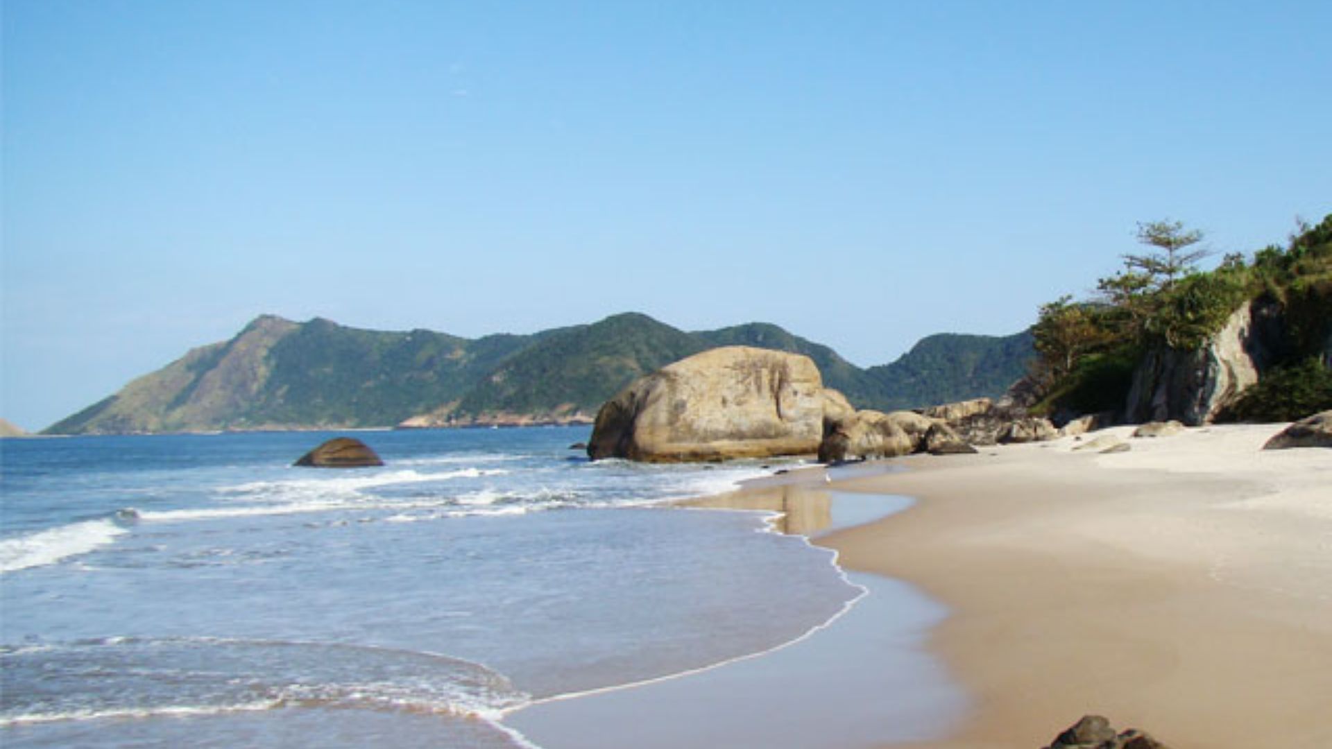 File:Praia de Abricó.jpg