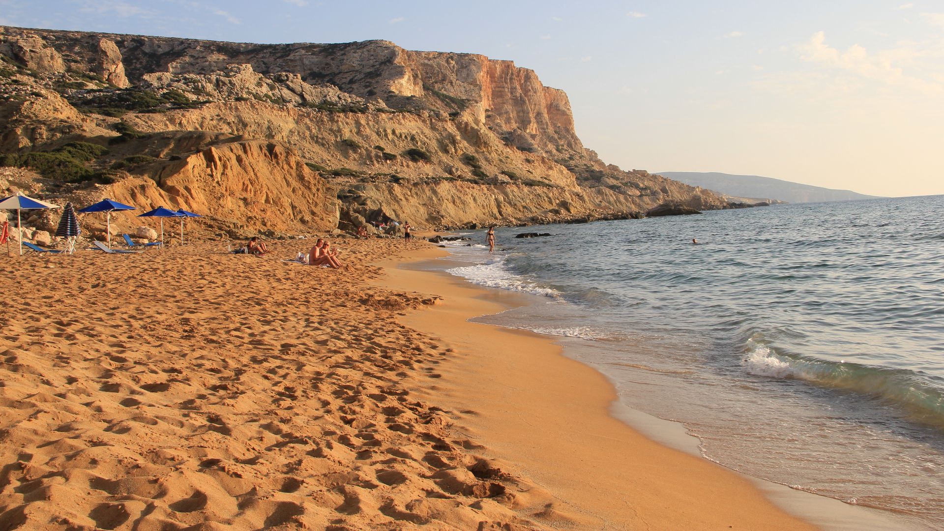 File:Red Beach bei Matala.jpg