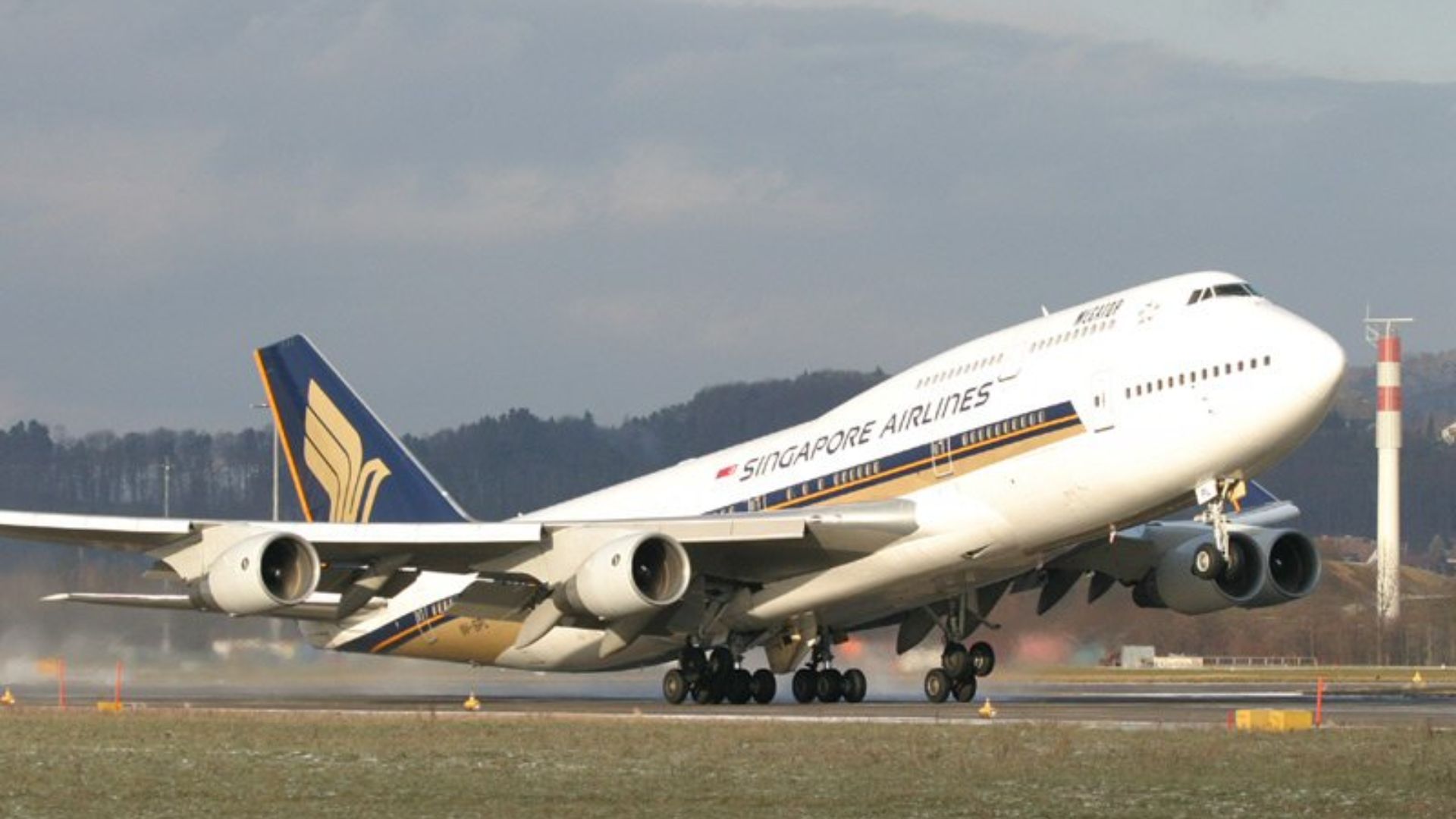 File:Boeing 747 - Singapore Airlines - 001.jpg
