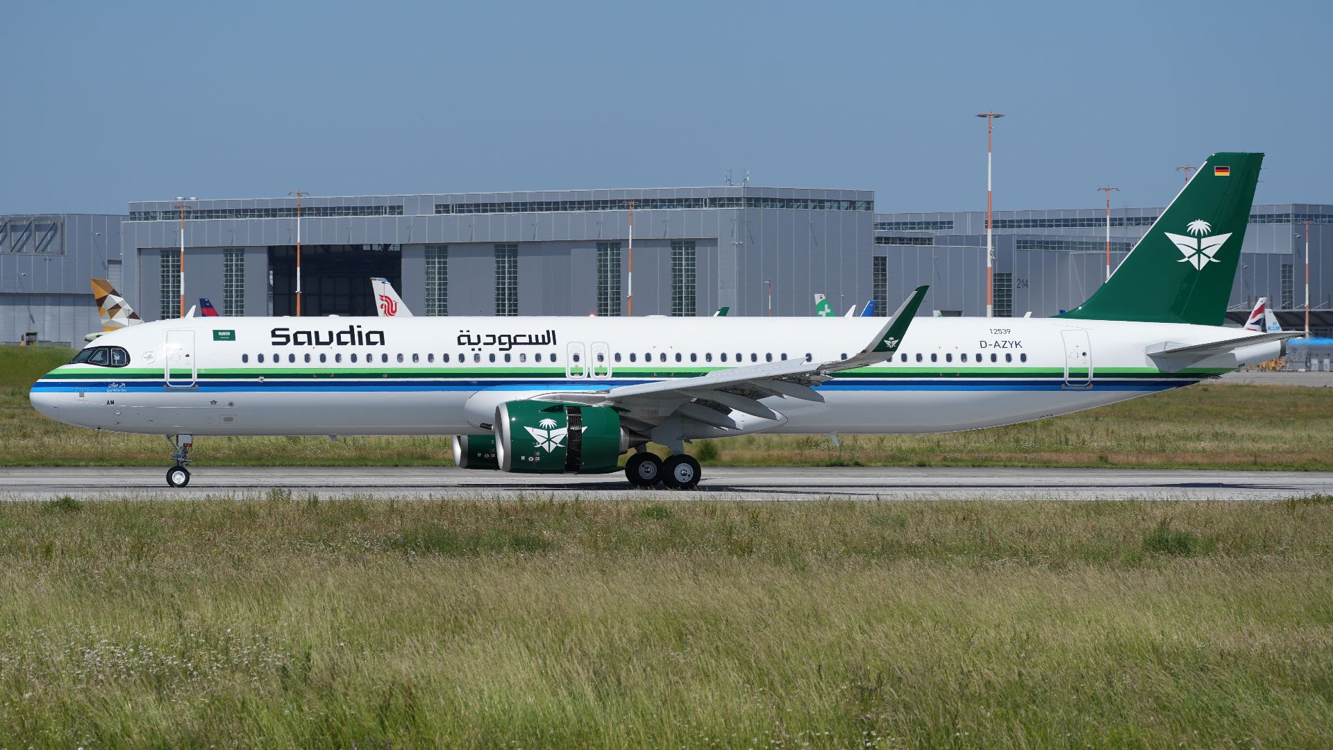 File:Hamburg-Finkenwerder Airport Saudia Airbus A321-251NX HZ-ASAM (DSC01137).jpg