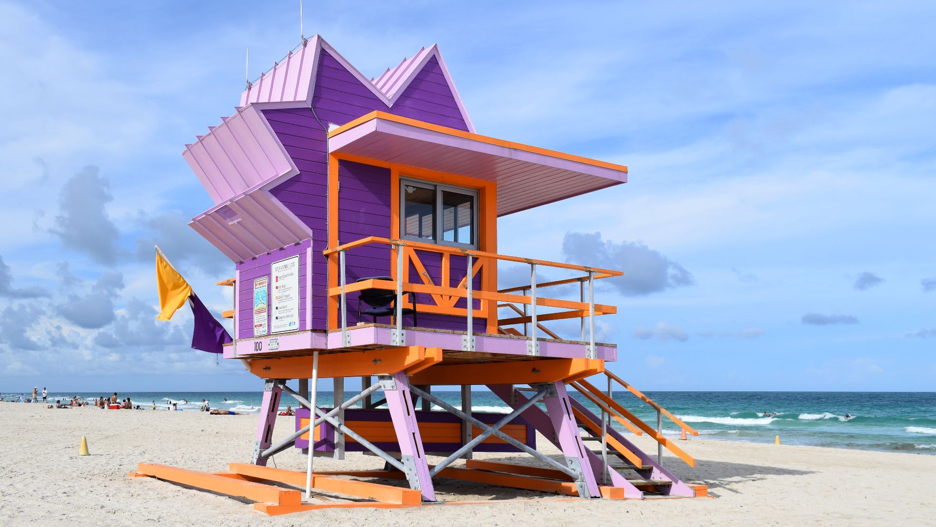 File:Lifeguard stand, Miami Beach.jpg