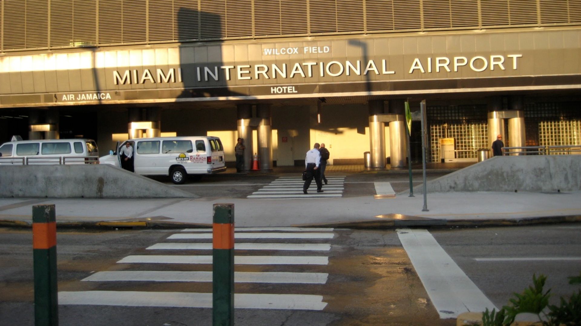 File:MiamiInternationalAirportFront.jpg