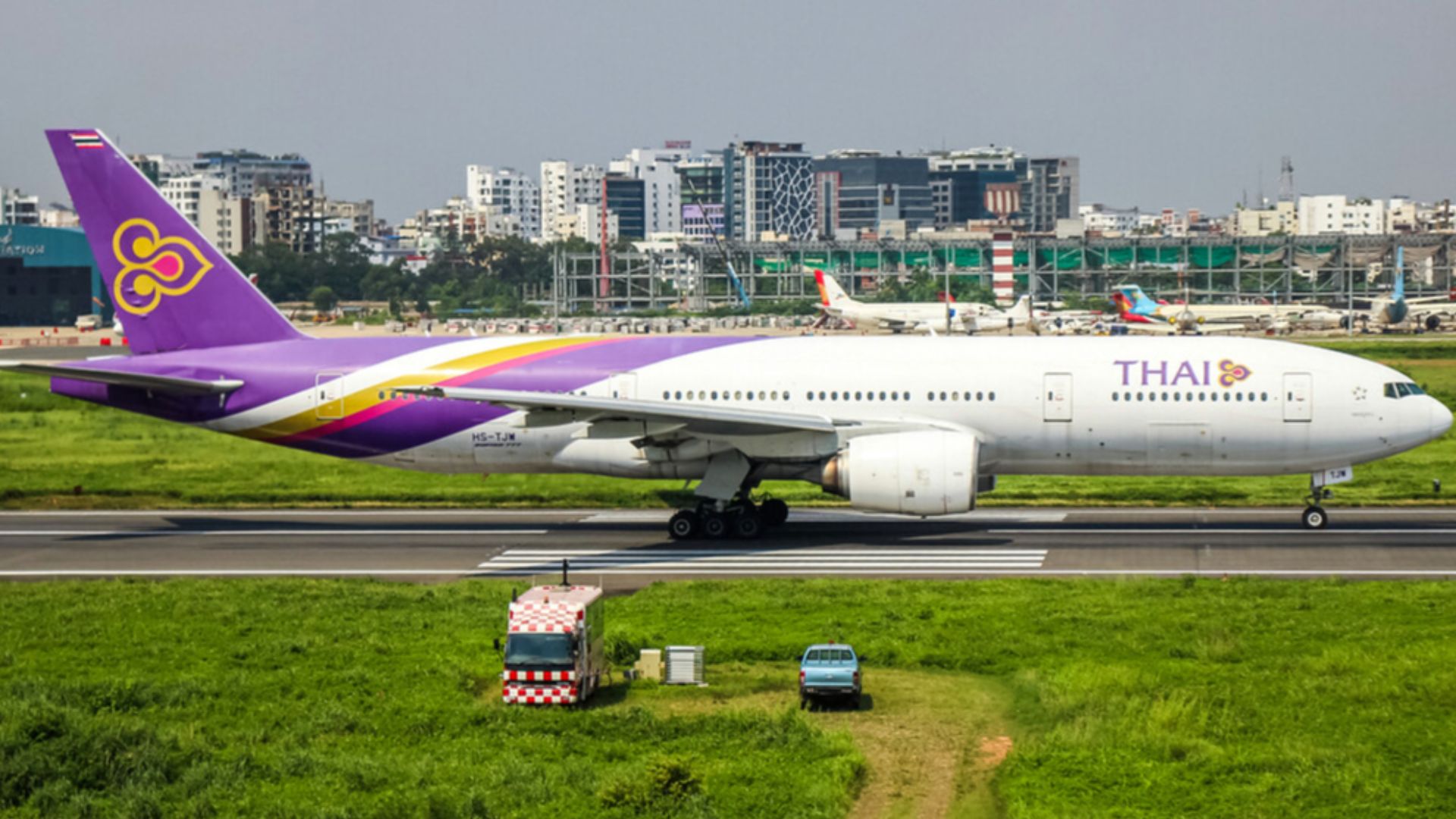 File:HS-TJW - Thai Airways International - Boeing 777-2D7ER - VGHS.jpg