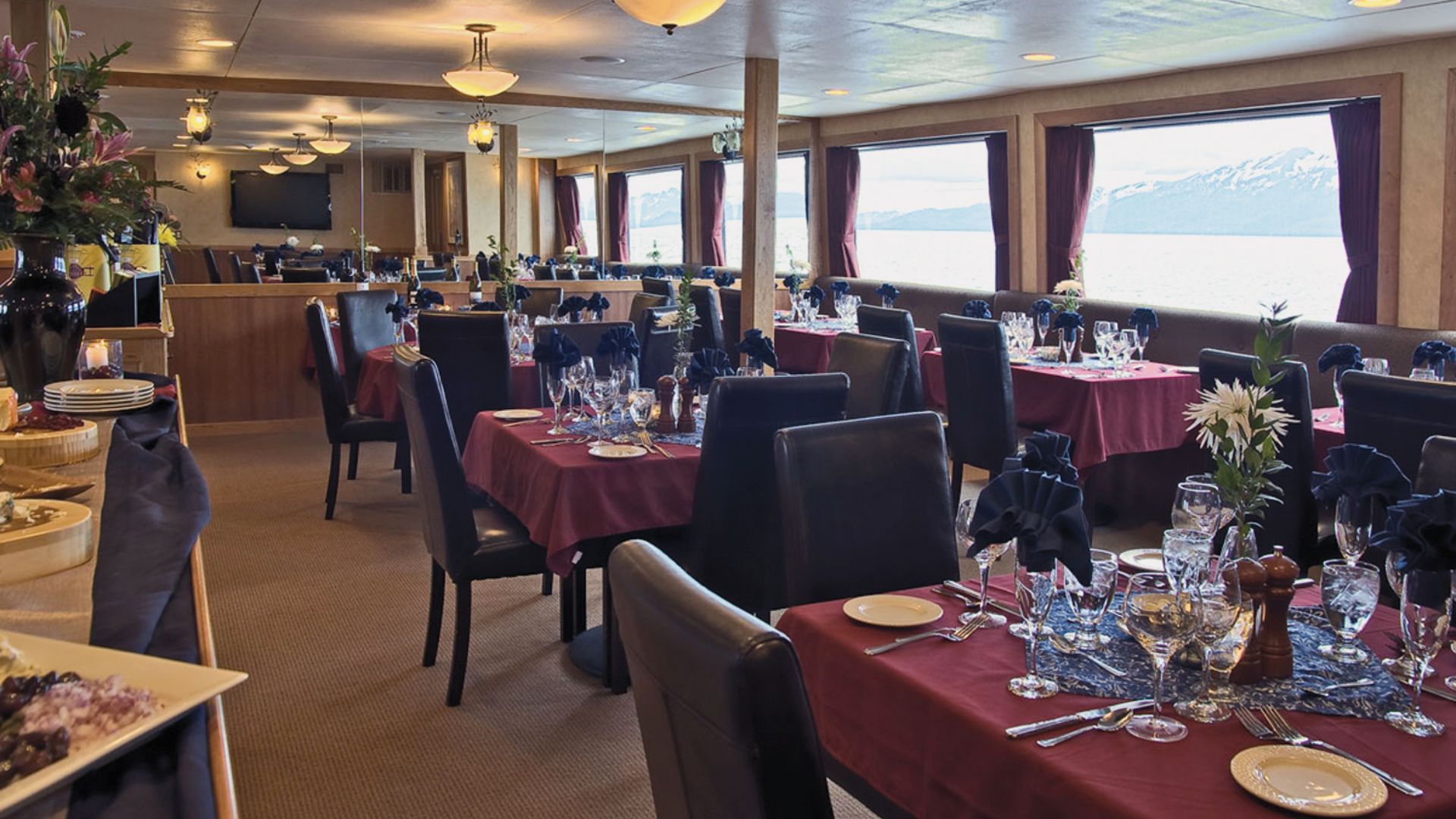 File:Safari Explorer - Dining Room.jpg