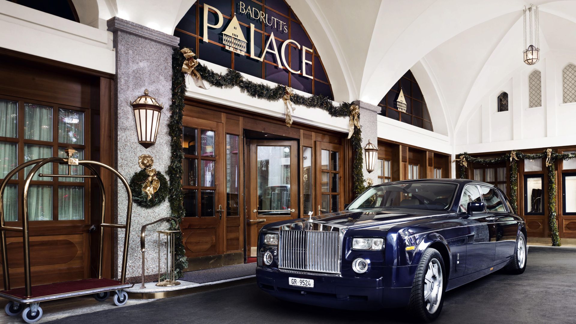 File:Entrance Badrutt's Palace Hotel.jpg