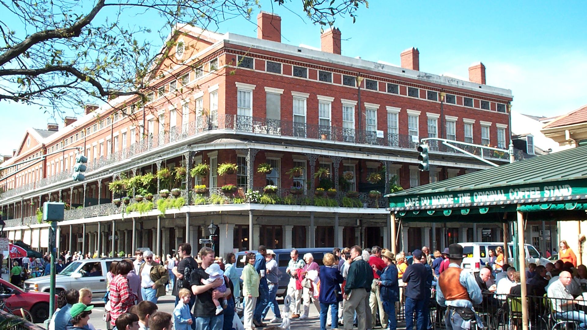 File:Cafe du Monde New Orleans.jpg