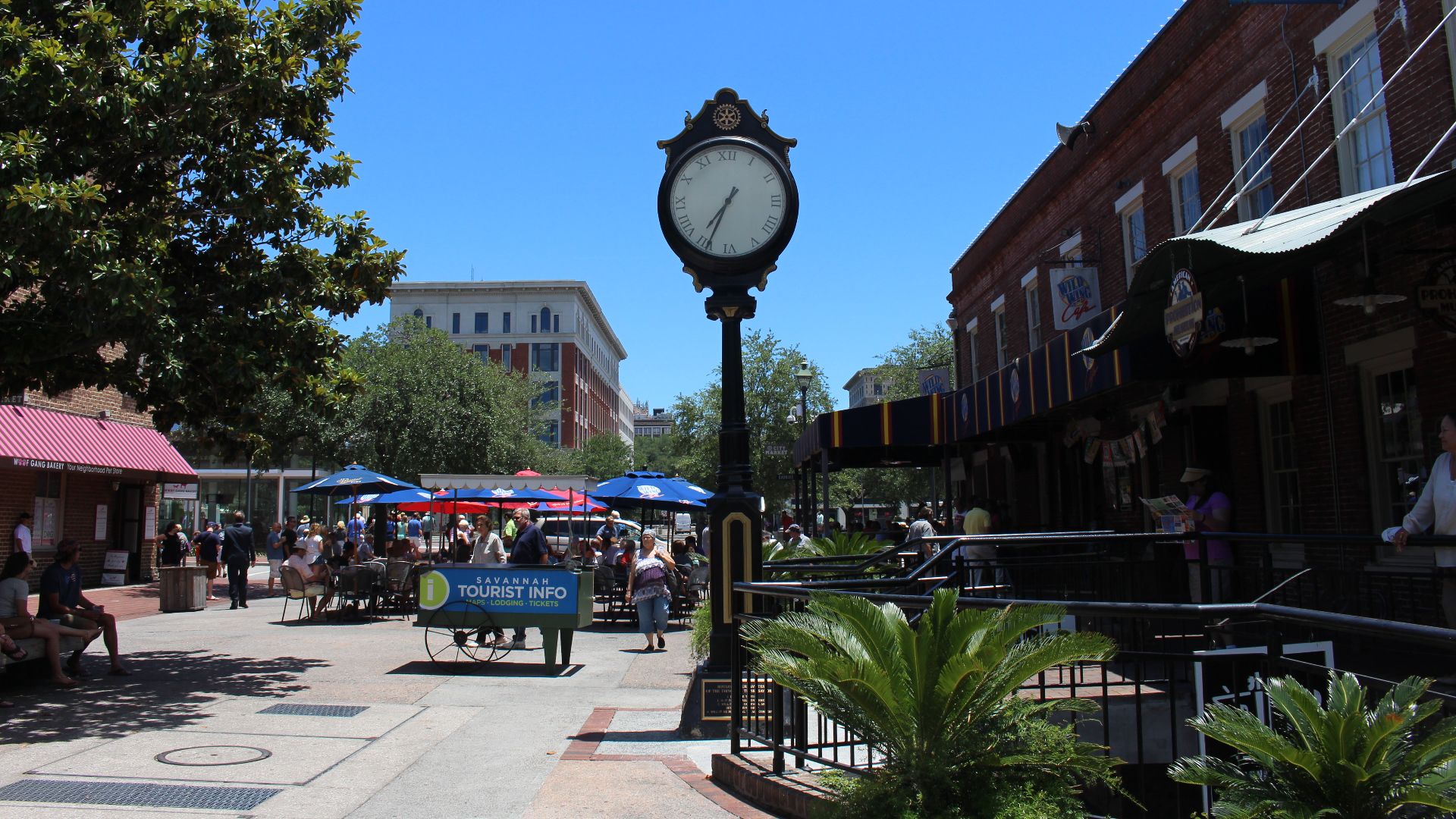 File:Street clock, City Market, Savannah.jpg