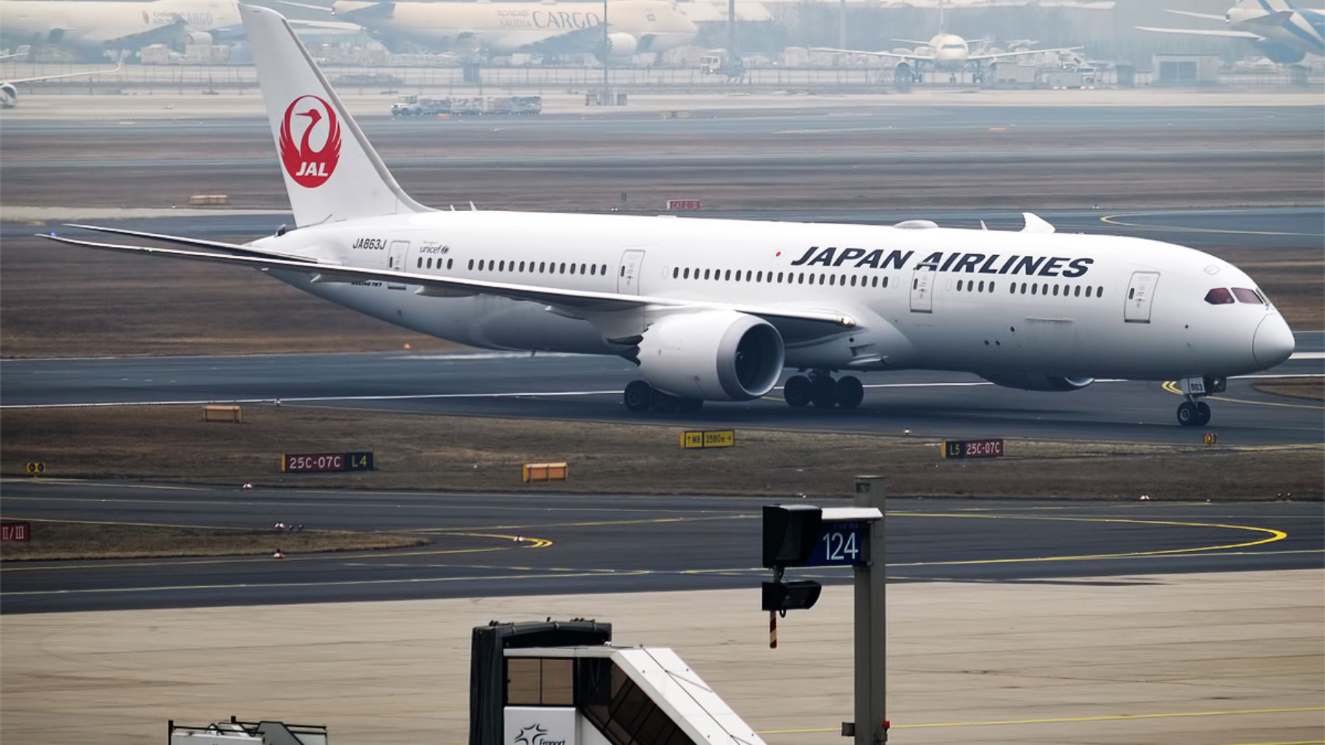 File:Japan Airlines, JA863J, Boeing 787-9 Dreamliner (32536267042).jpg