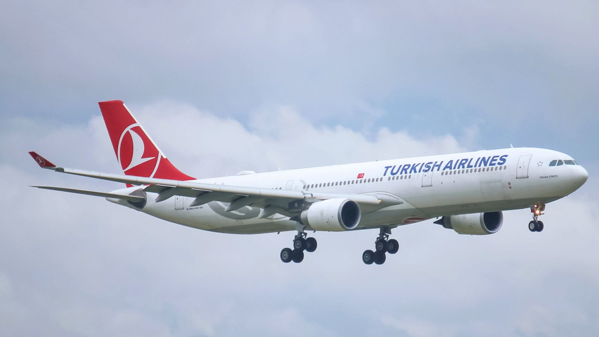 File:TC-JOG - Airbus A330-303 - Turkish Airlines - MSN 1620 - VGHS.jpg